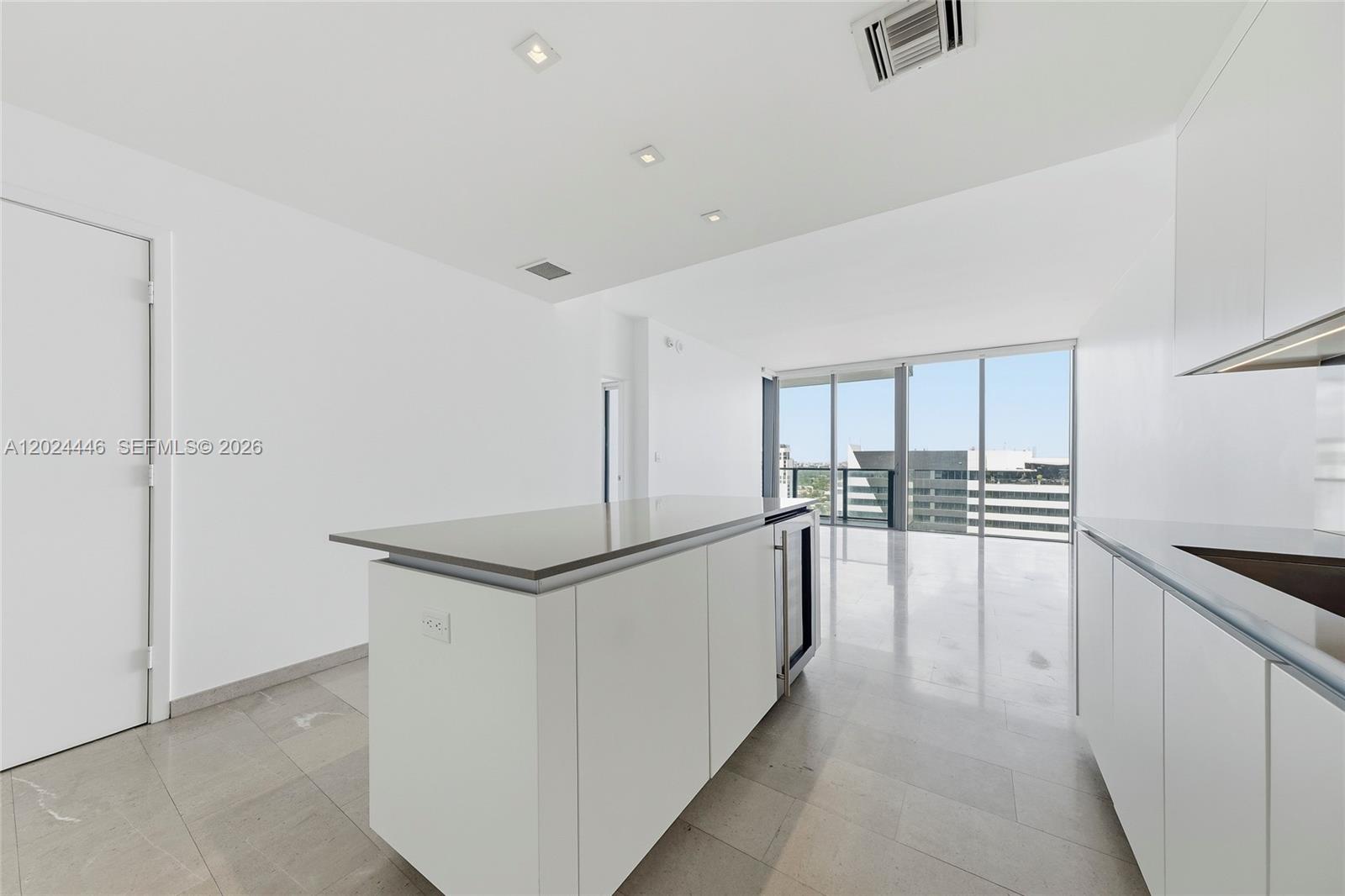 88 SW 7th St # 2008