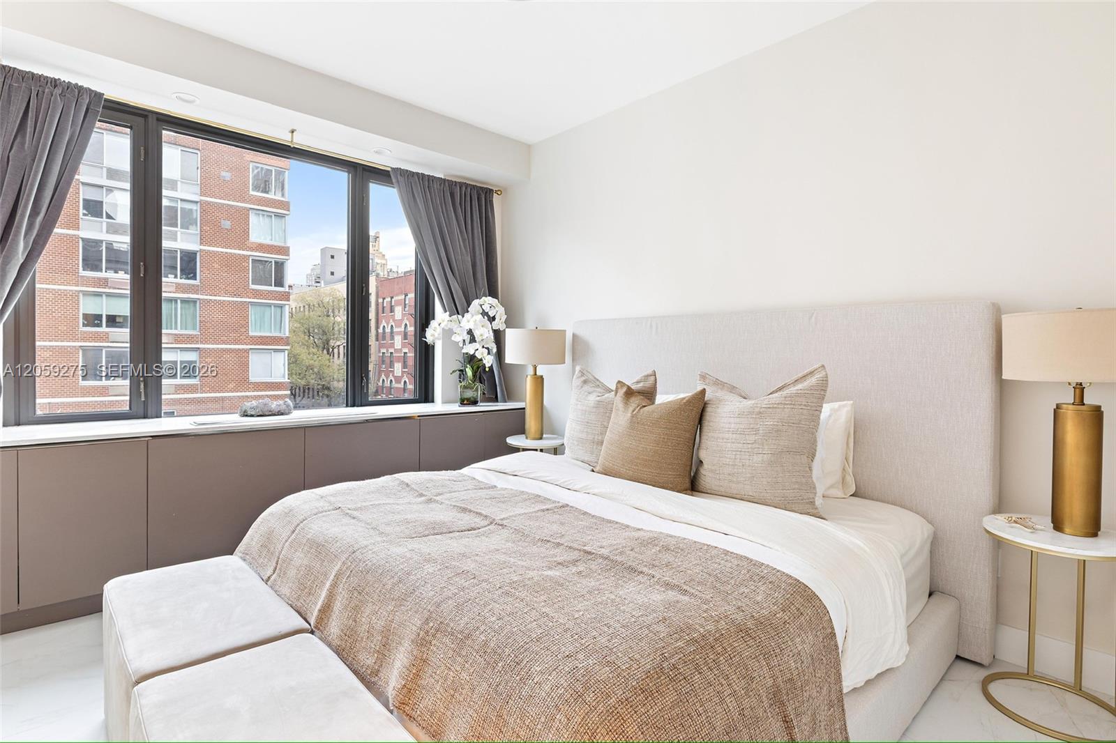305 W 16 st # 3G