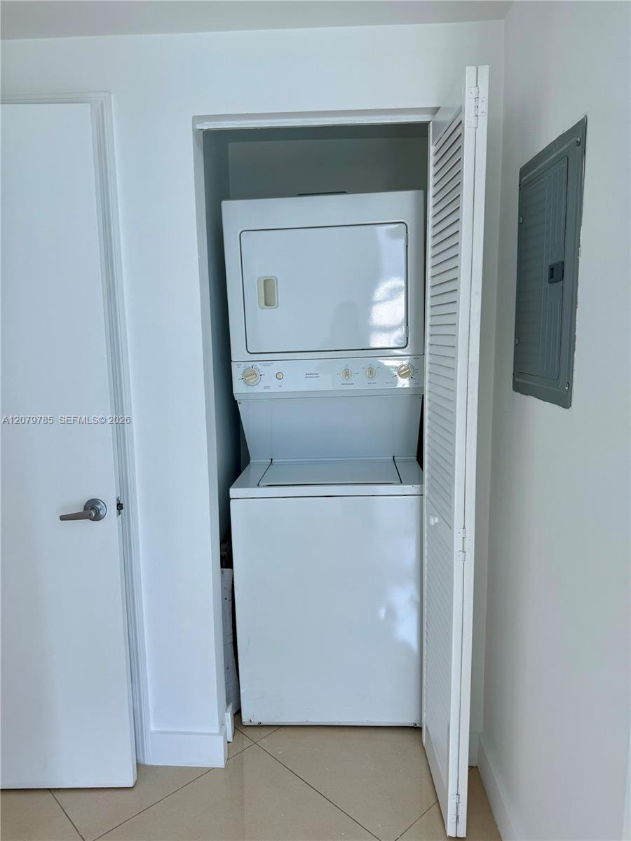 950 Brickell Bay Dr # 601