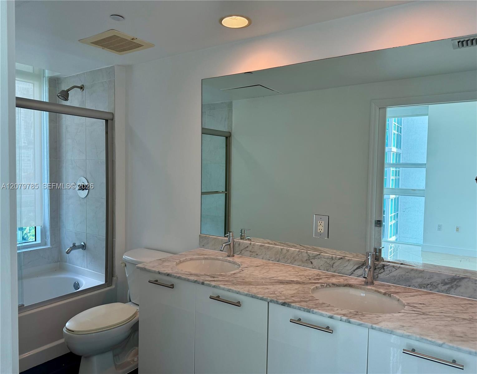 950 Brickell Bay Dr # 601
