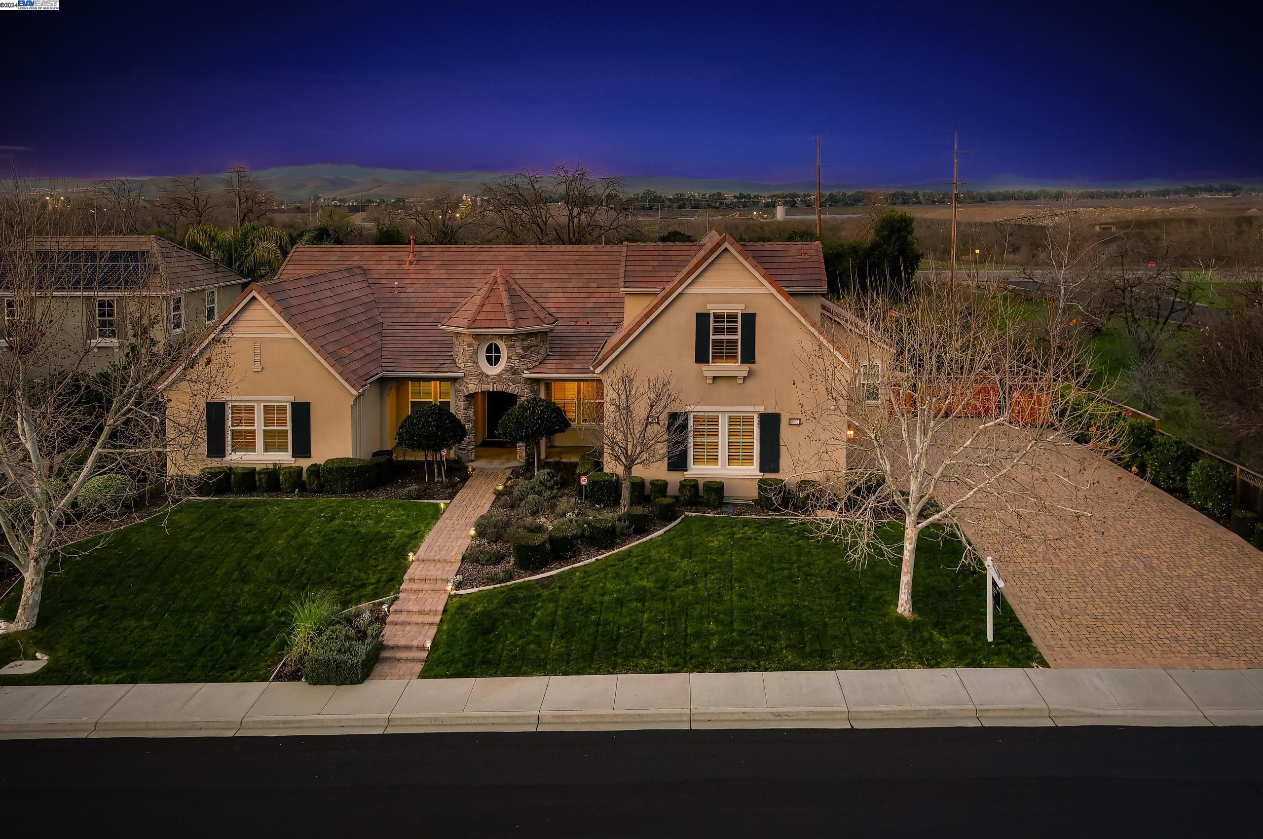 2257 Vineyard Heights Ln