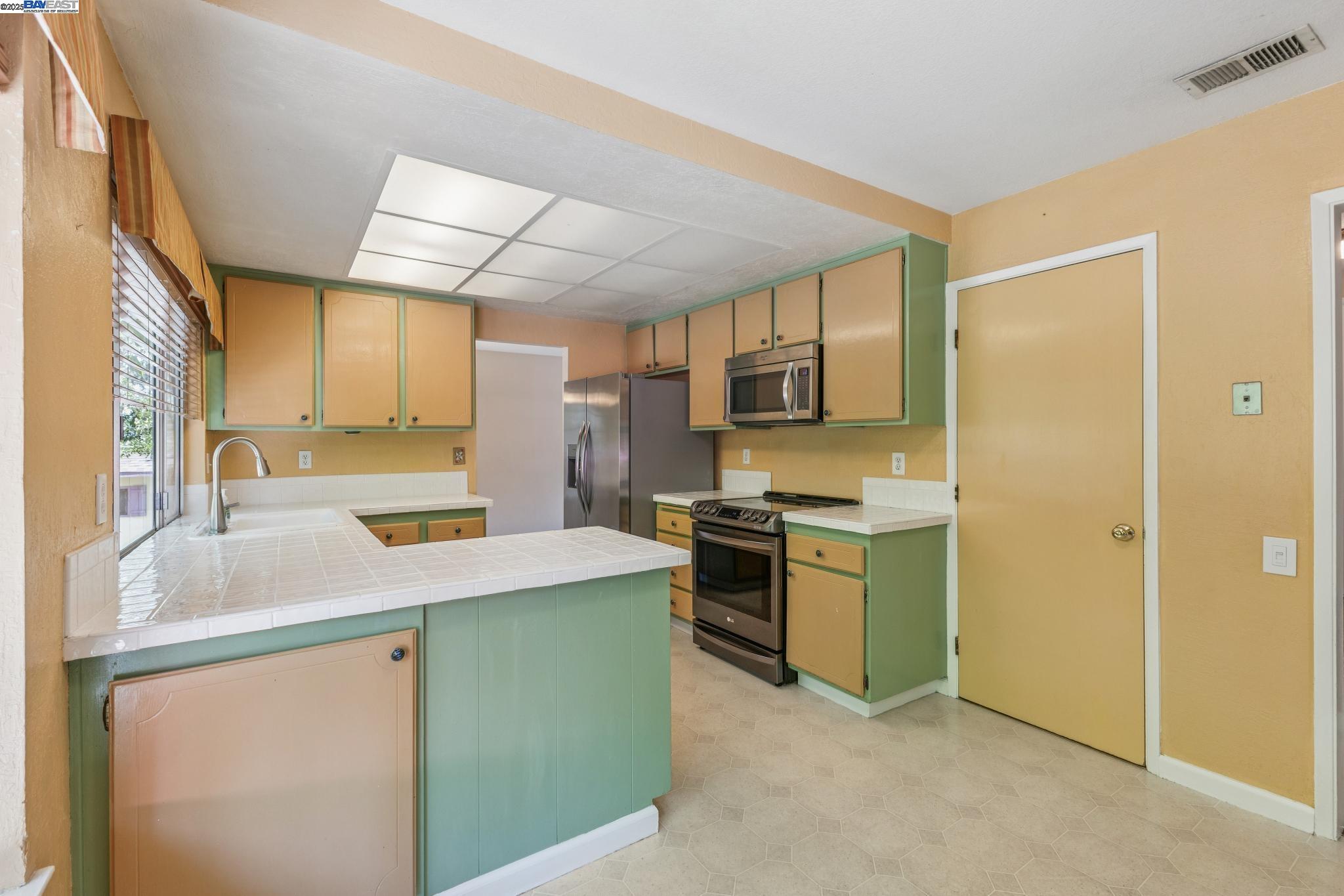 3484 Bordeaux Pl