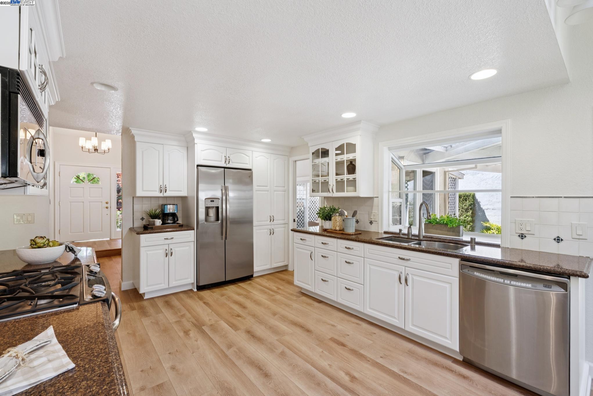7467 Sundrop Ct