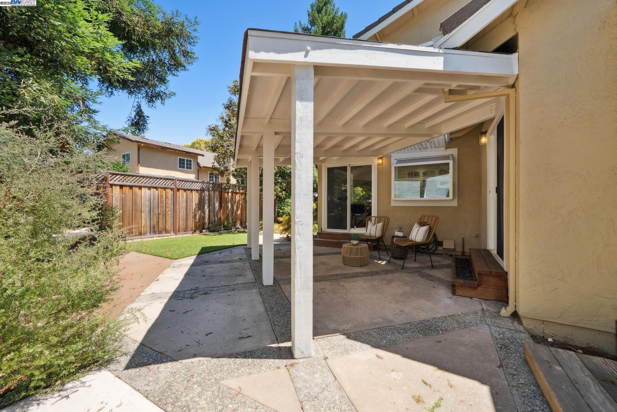 7467 Sundrop Ct