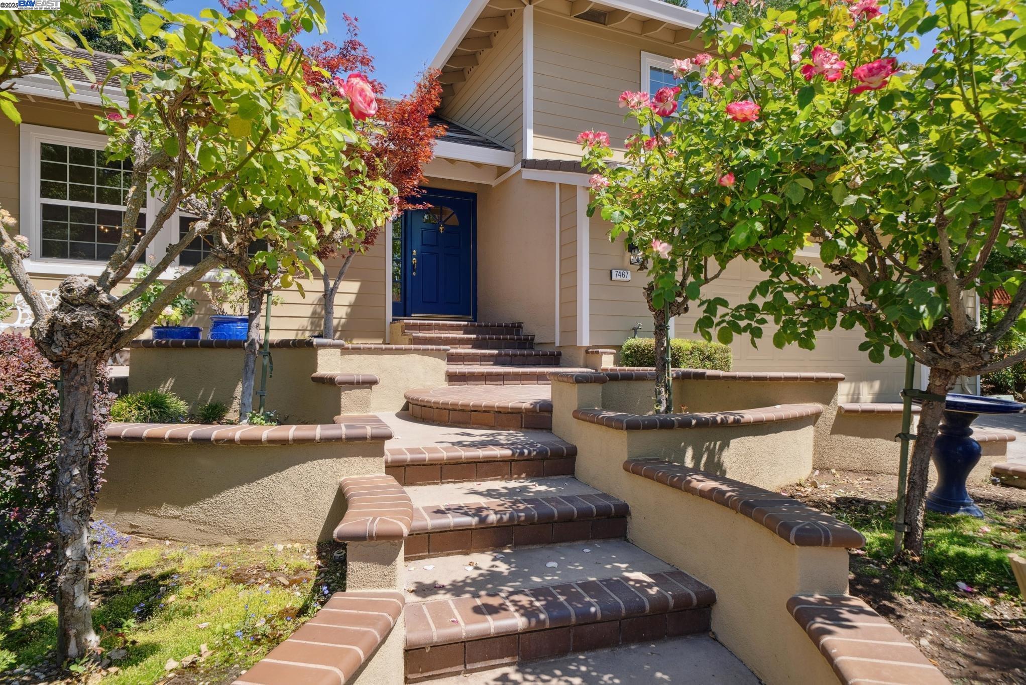 7467 Sundrop Ct
