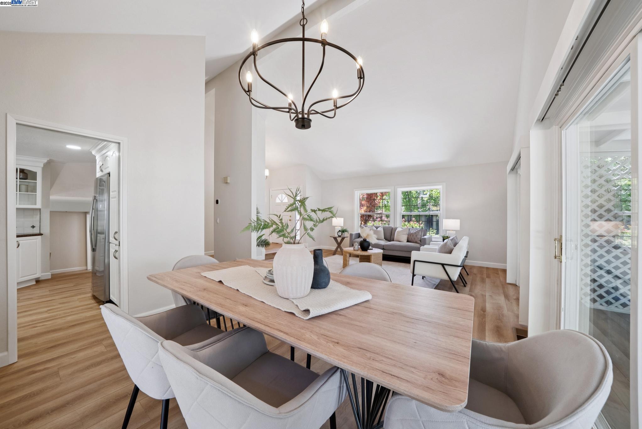 7467 Sundrop Ct