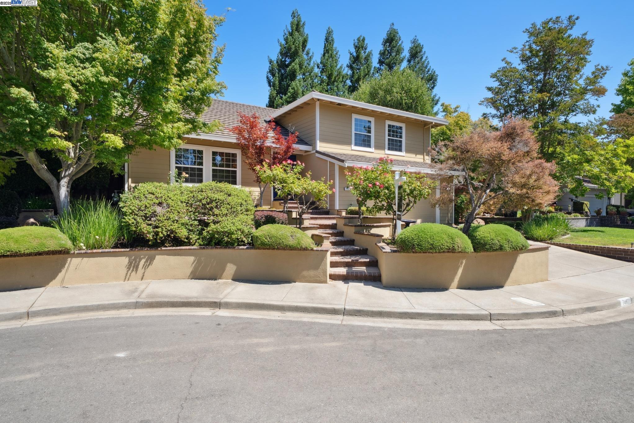 7467 Sundrop Ct