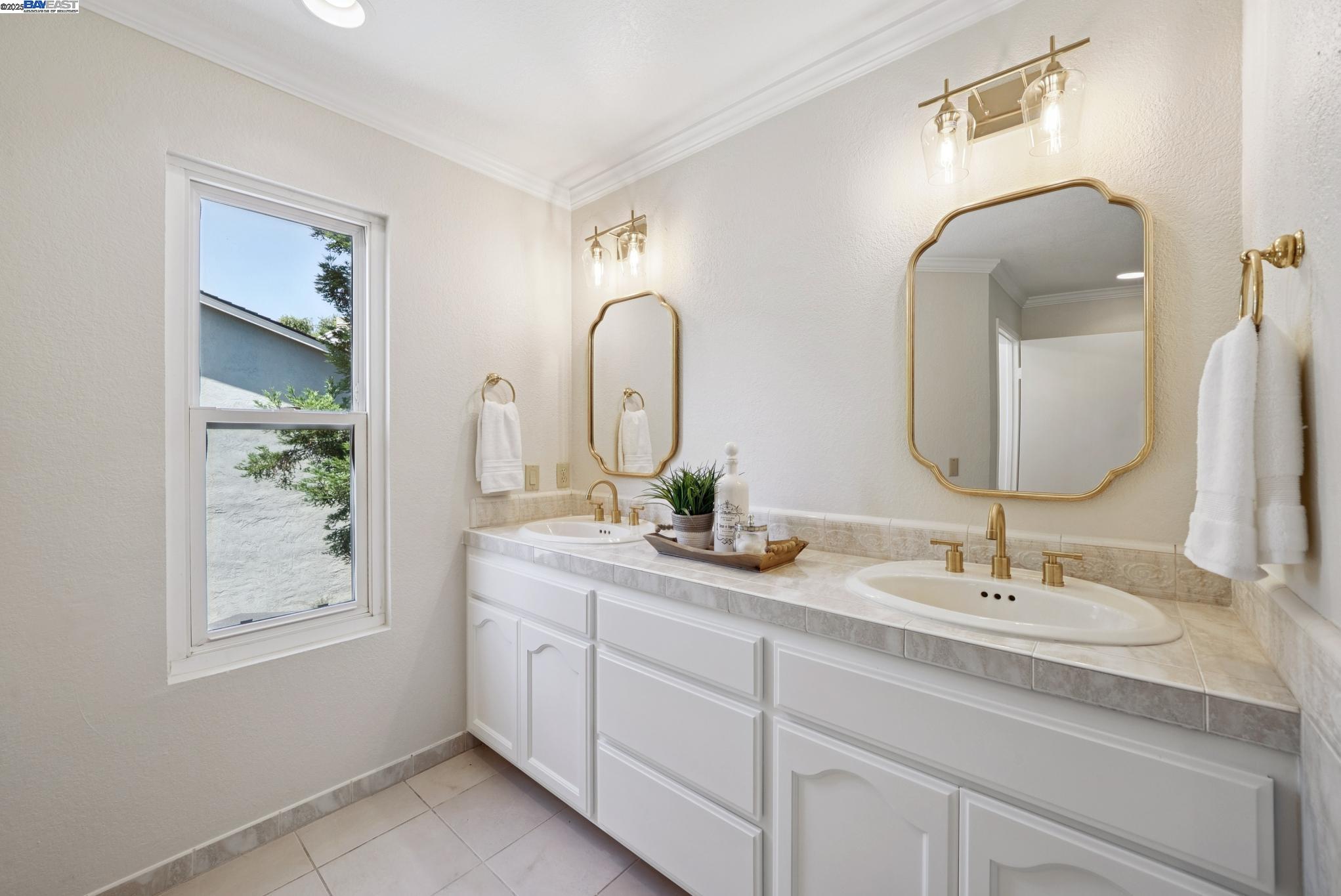 7467 Sundrop Ct