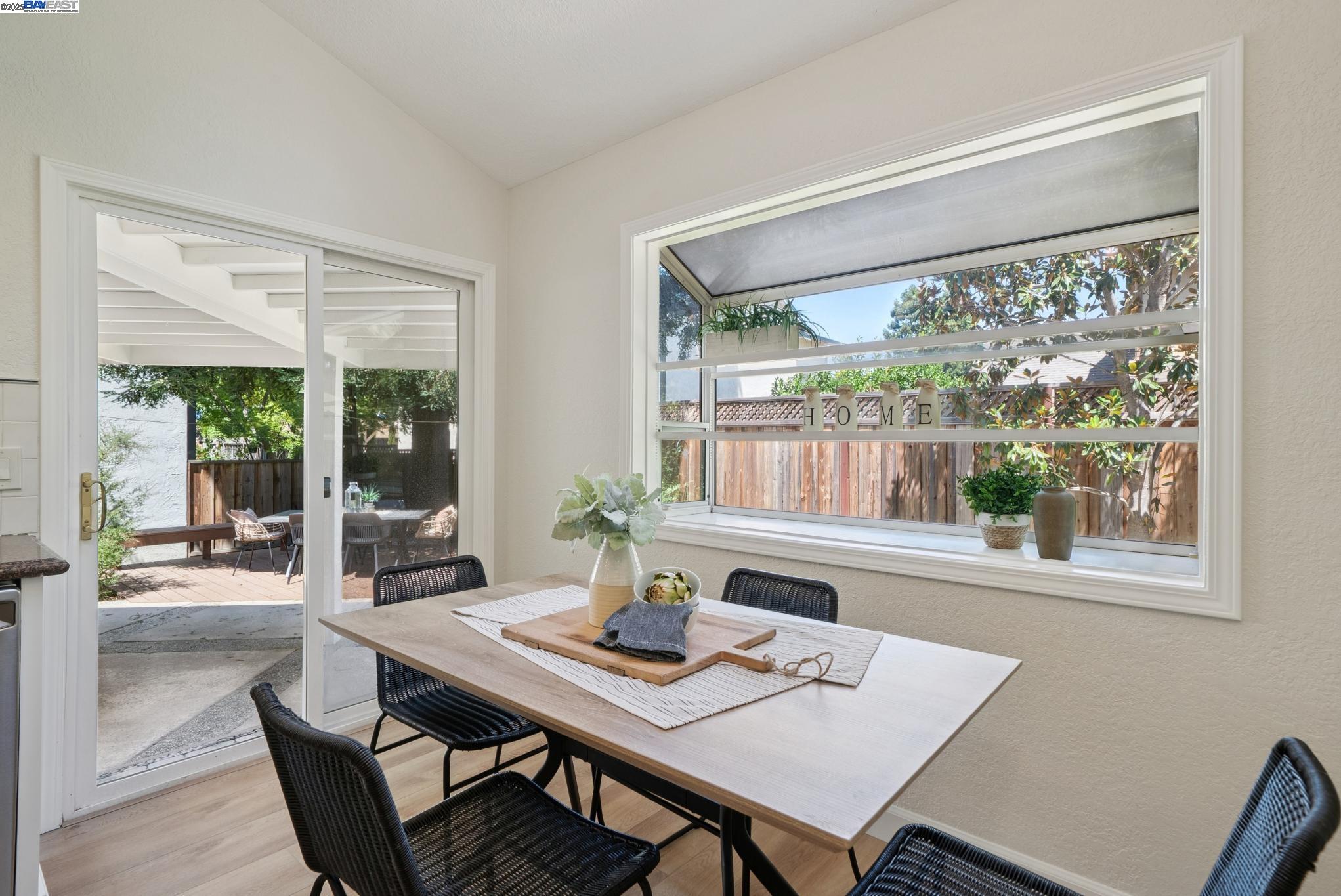 7467 Sundrop Ct