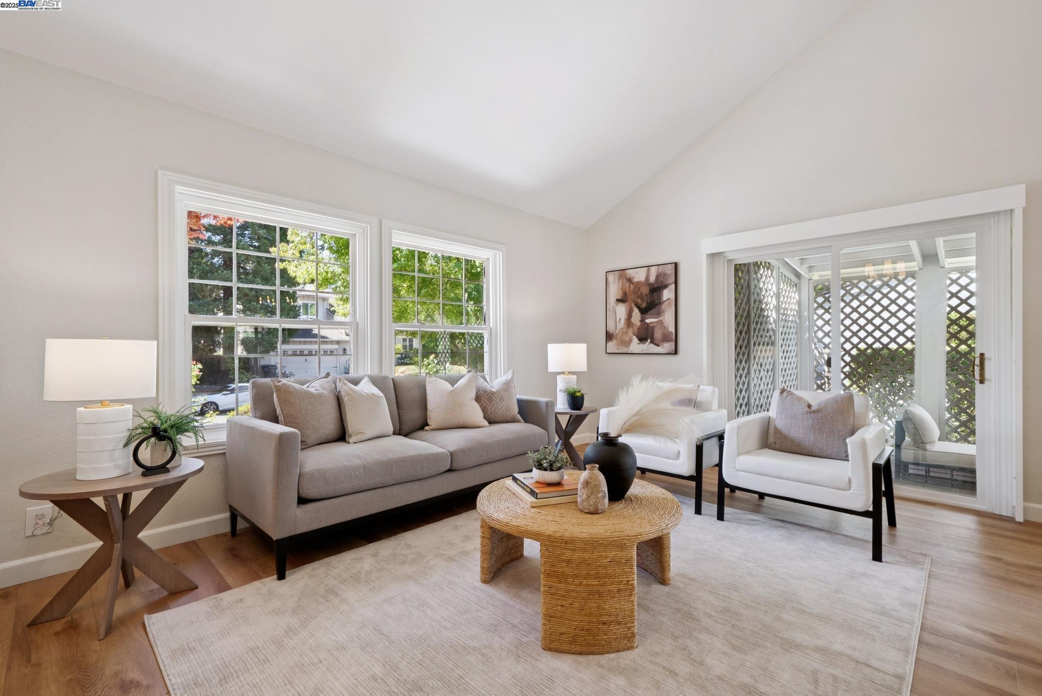 7467 Sundrop Ct