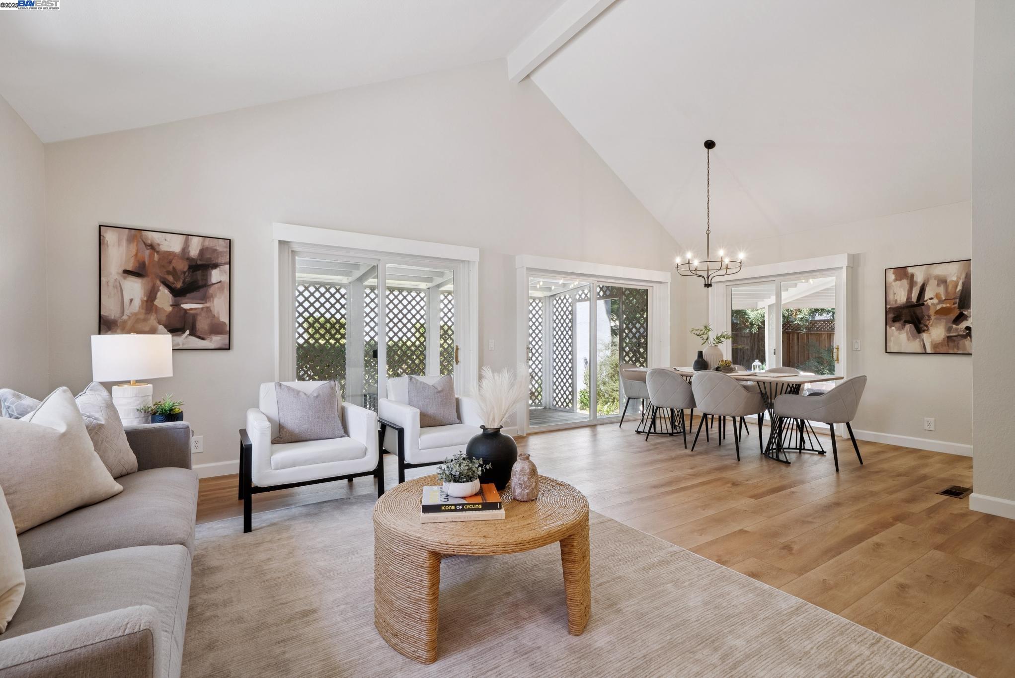 7467 Sundrop Ct