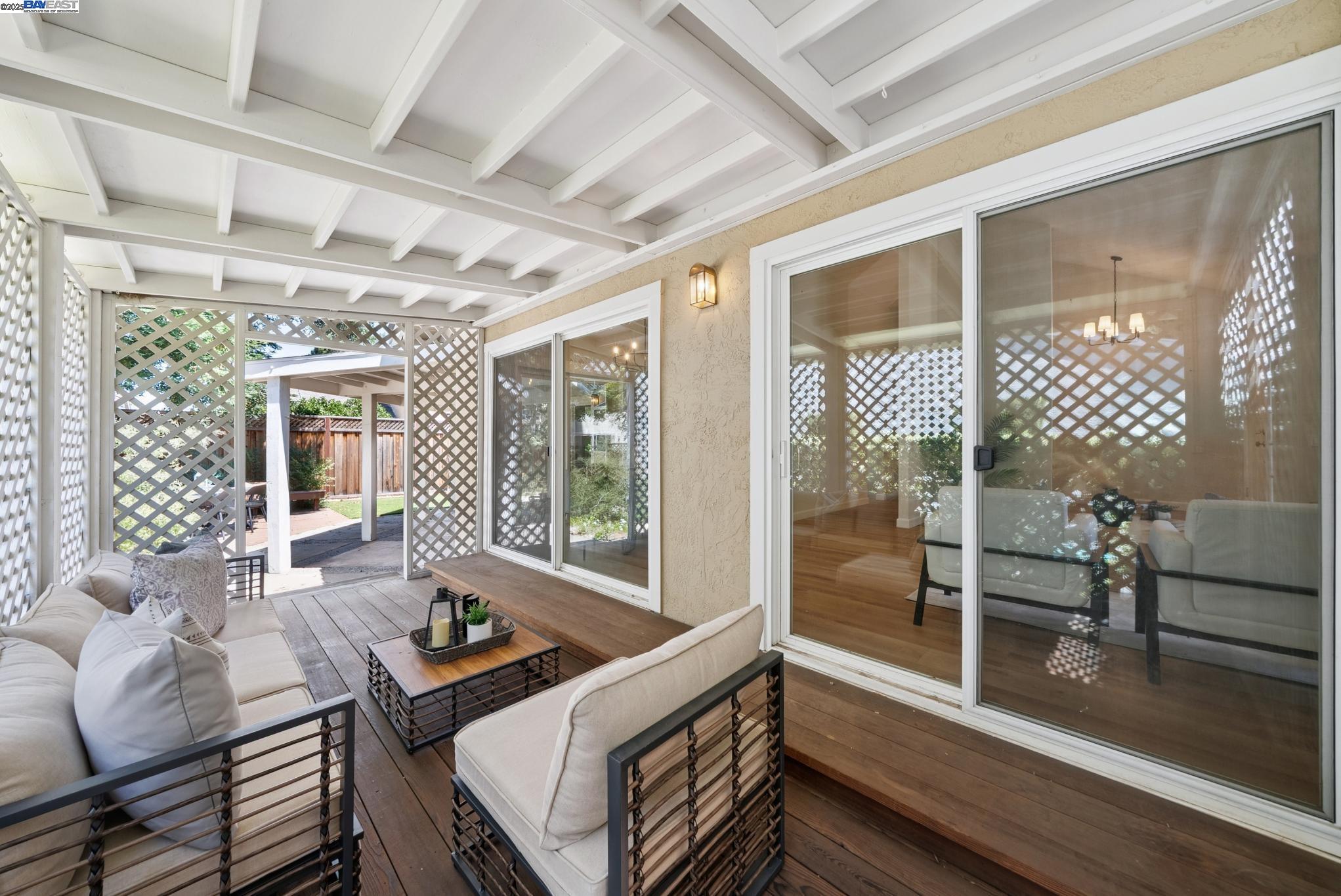 7467 Sundrop Ct