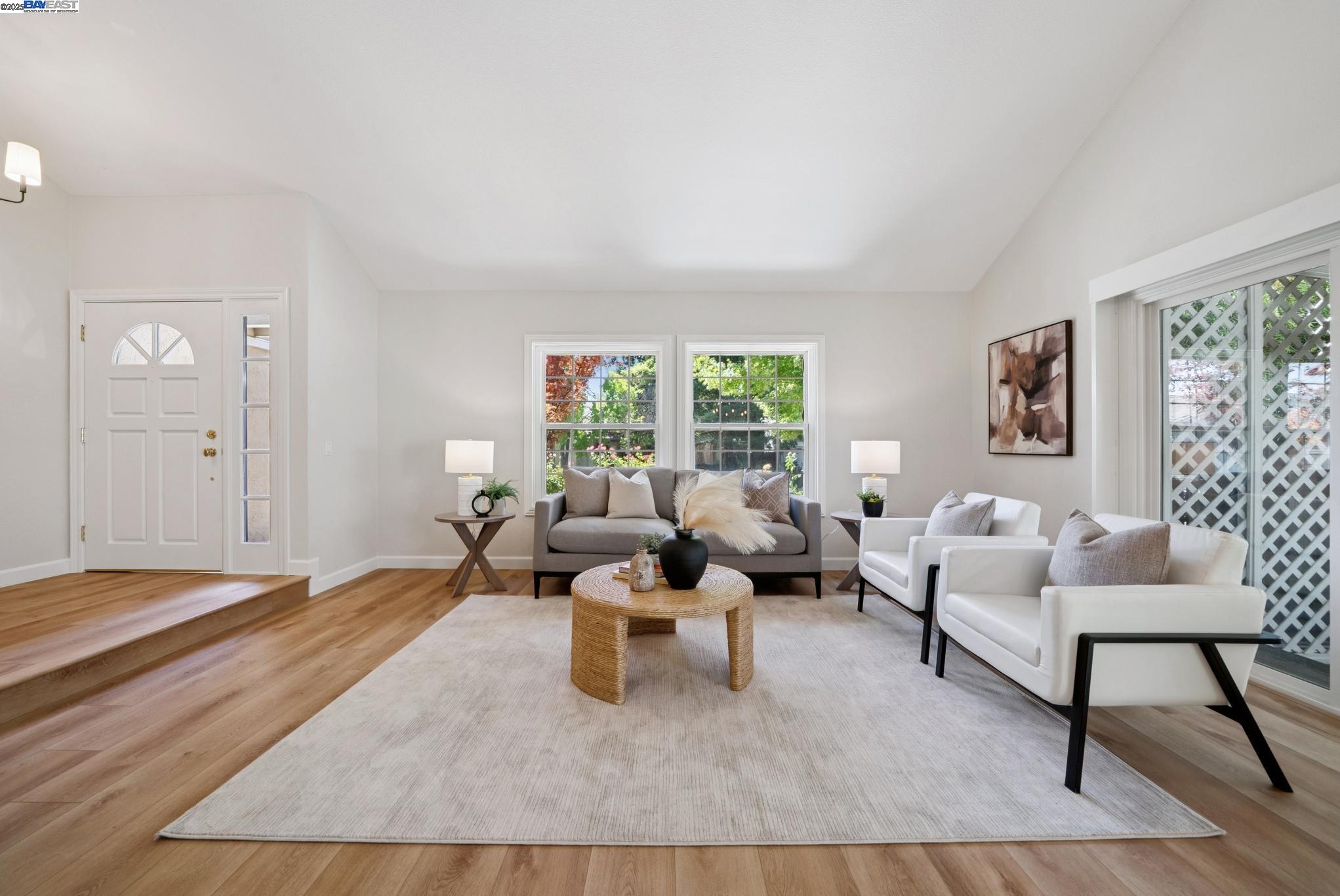 7467 Sundrop Ct