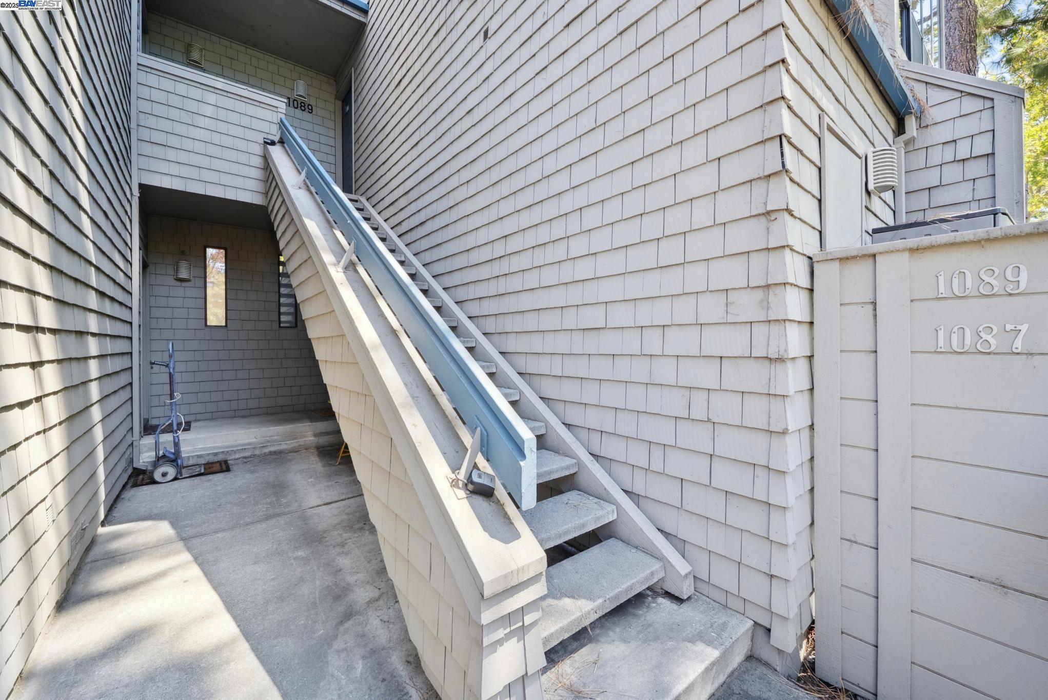 1089 Foxchase Dr