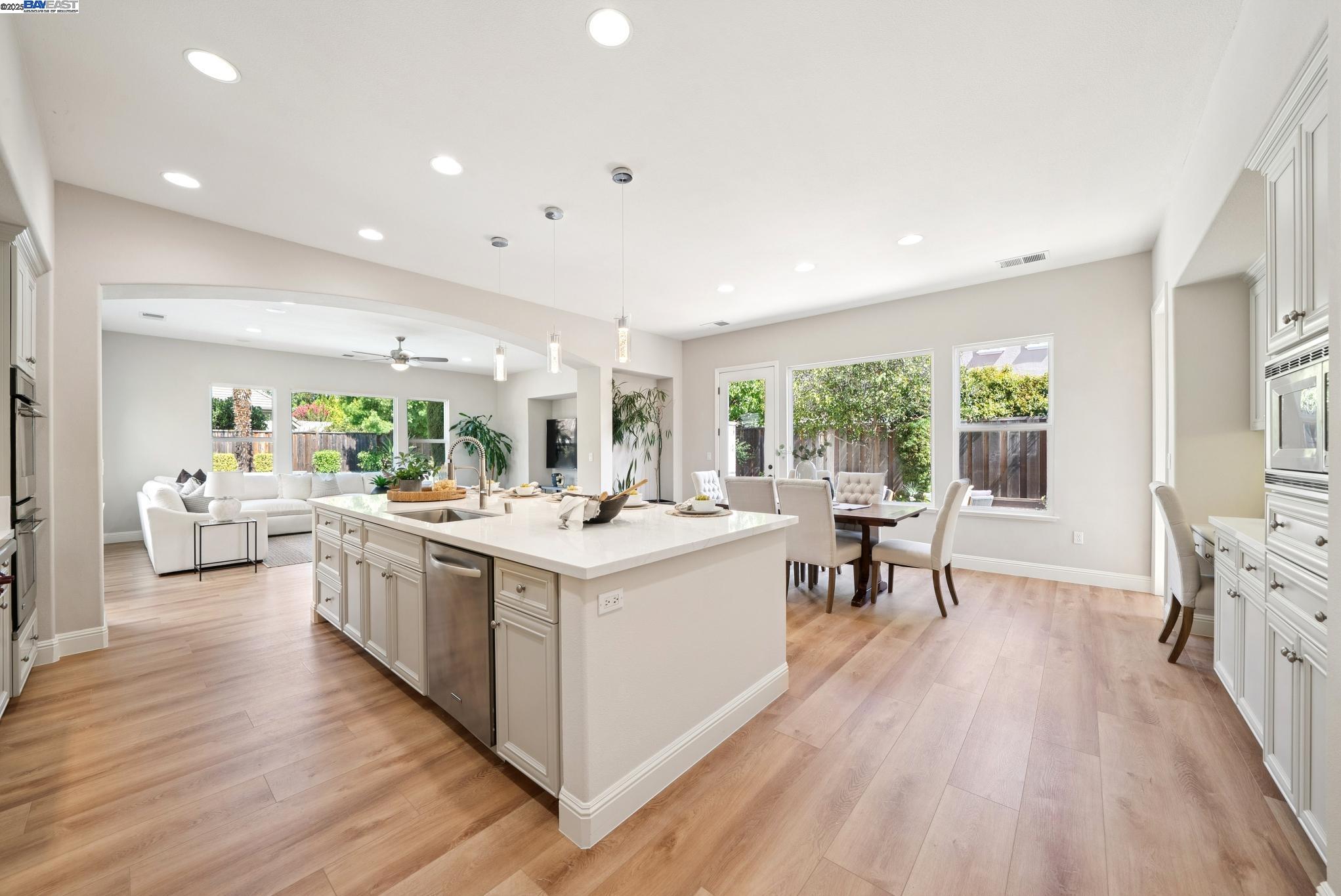 7297 Huntswood Ct
