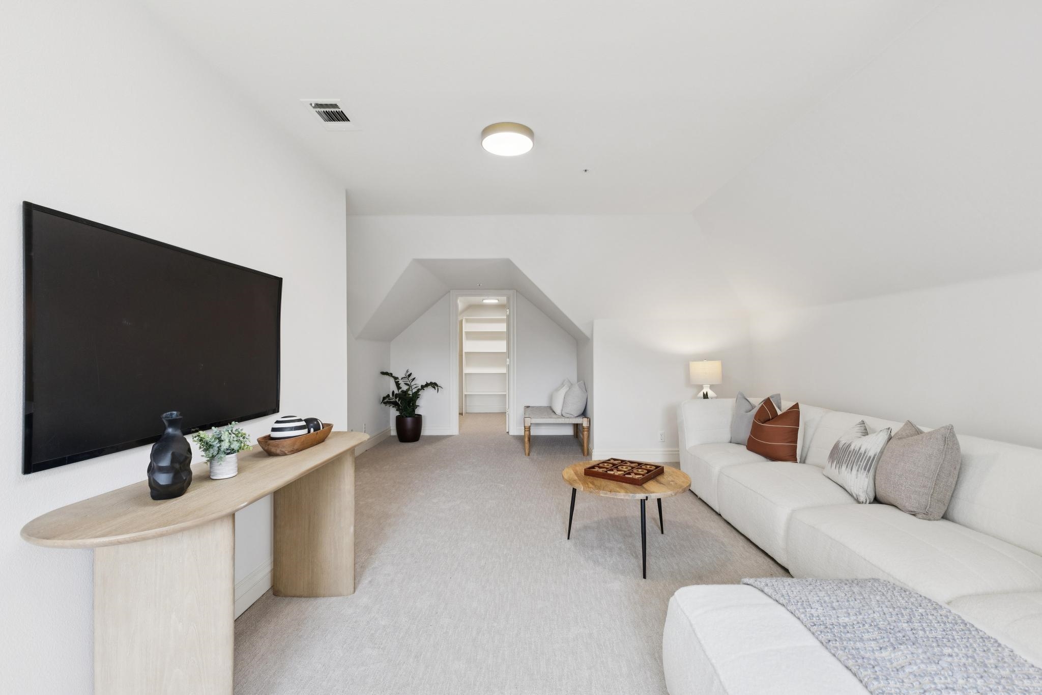 8044 Golden Eagle Way