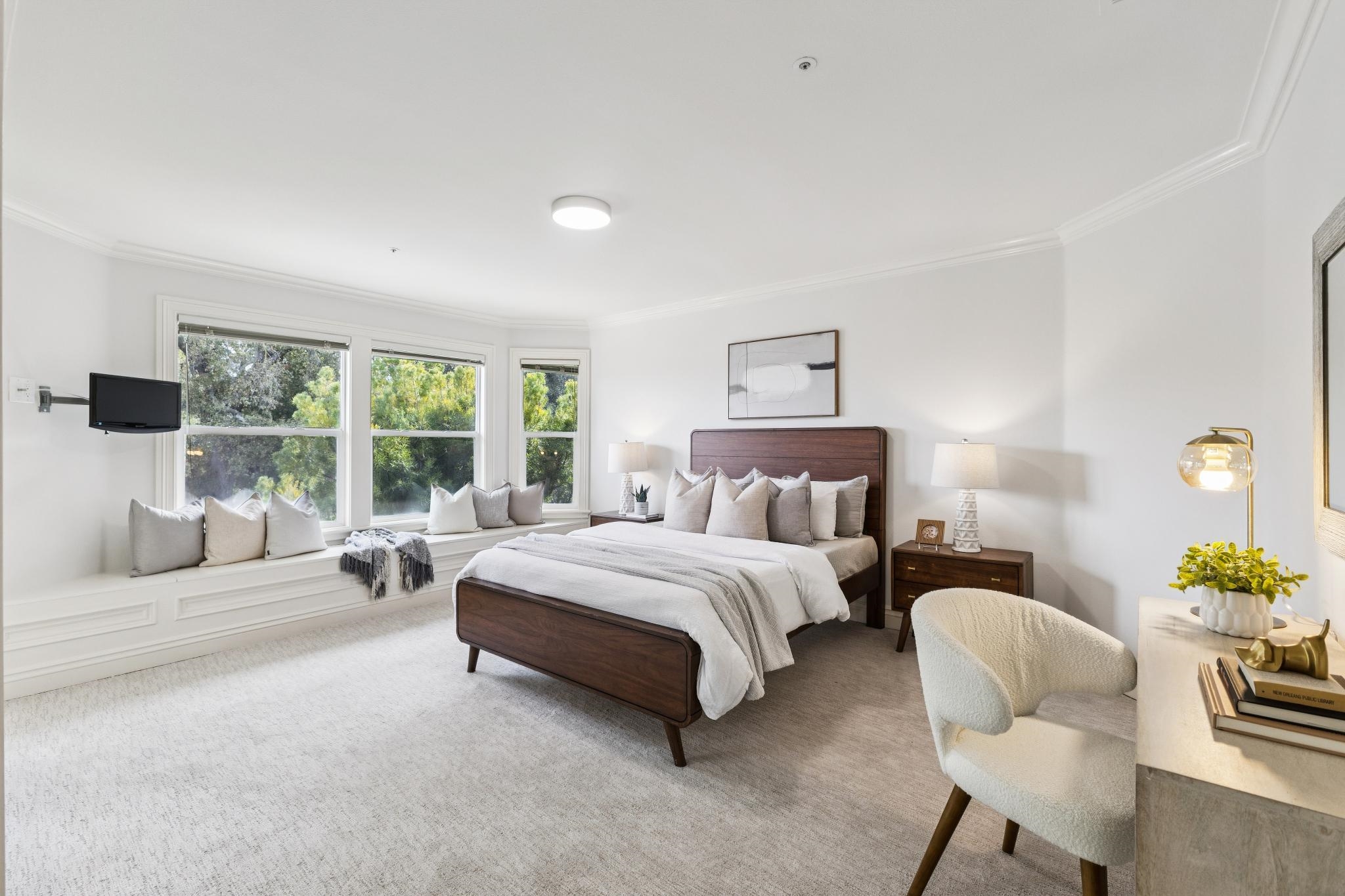 8044 Golden Eagle Way