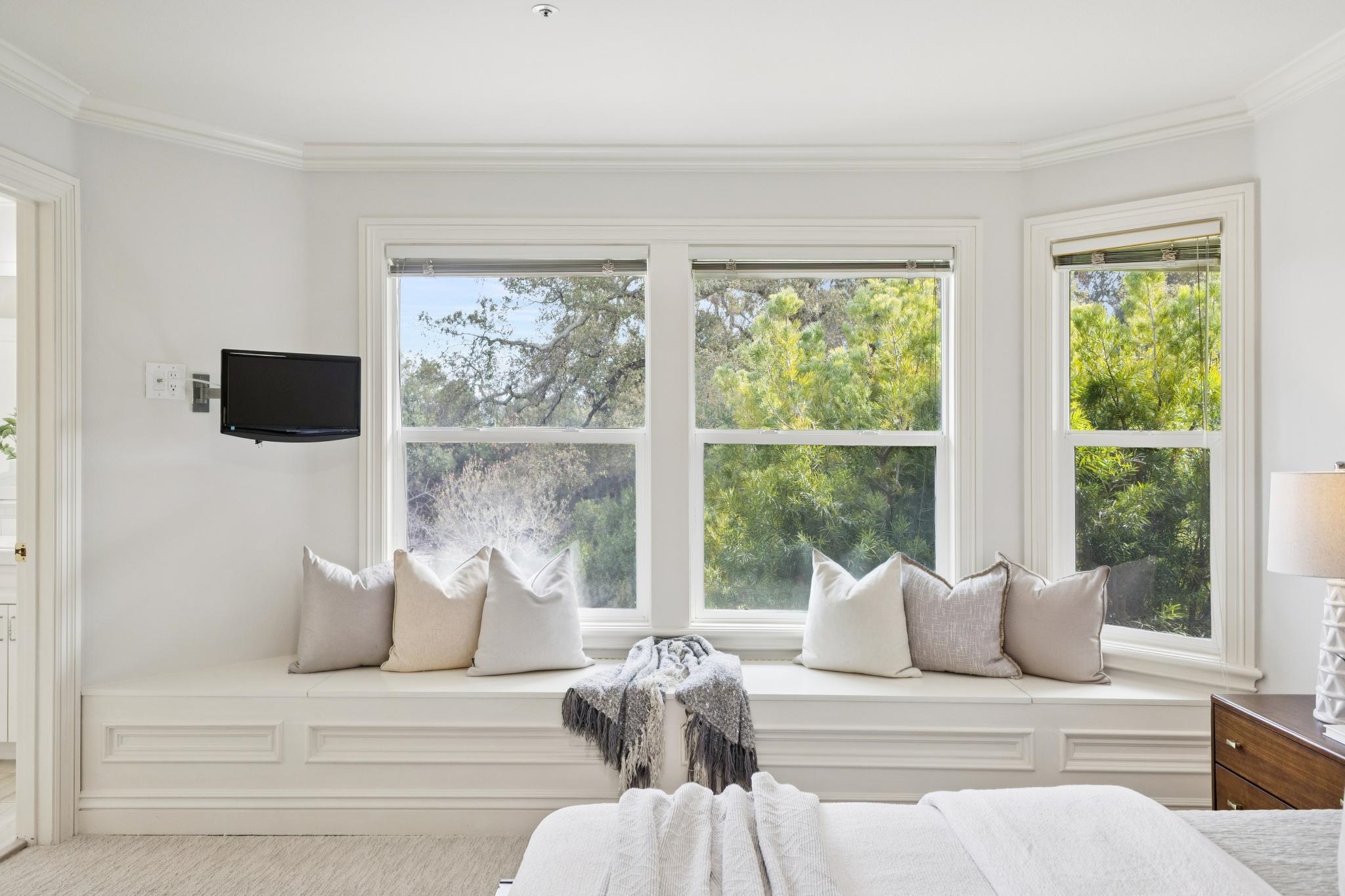 8044 Golden Eagle Way