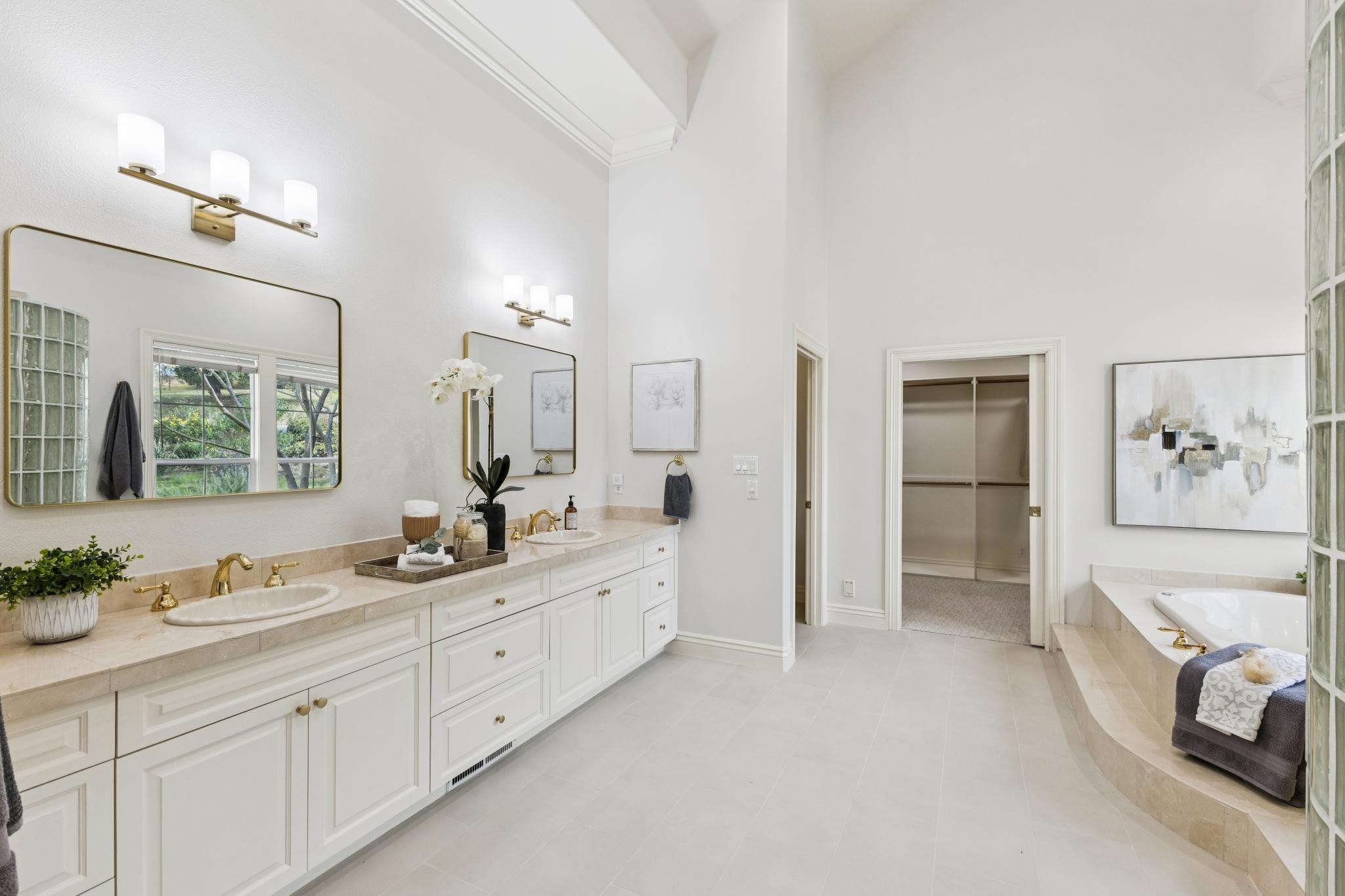 8044 Golden Eagle Way