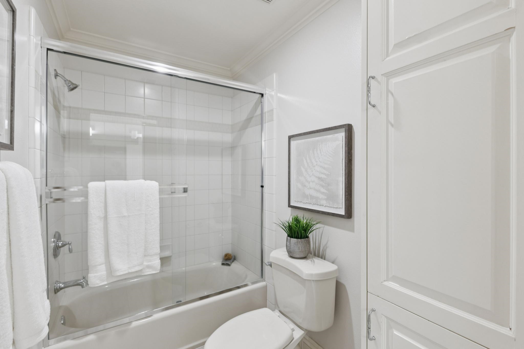 8044 Golden Eagle Way