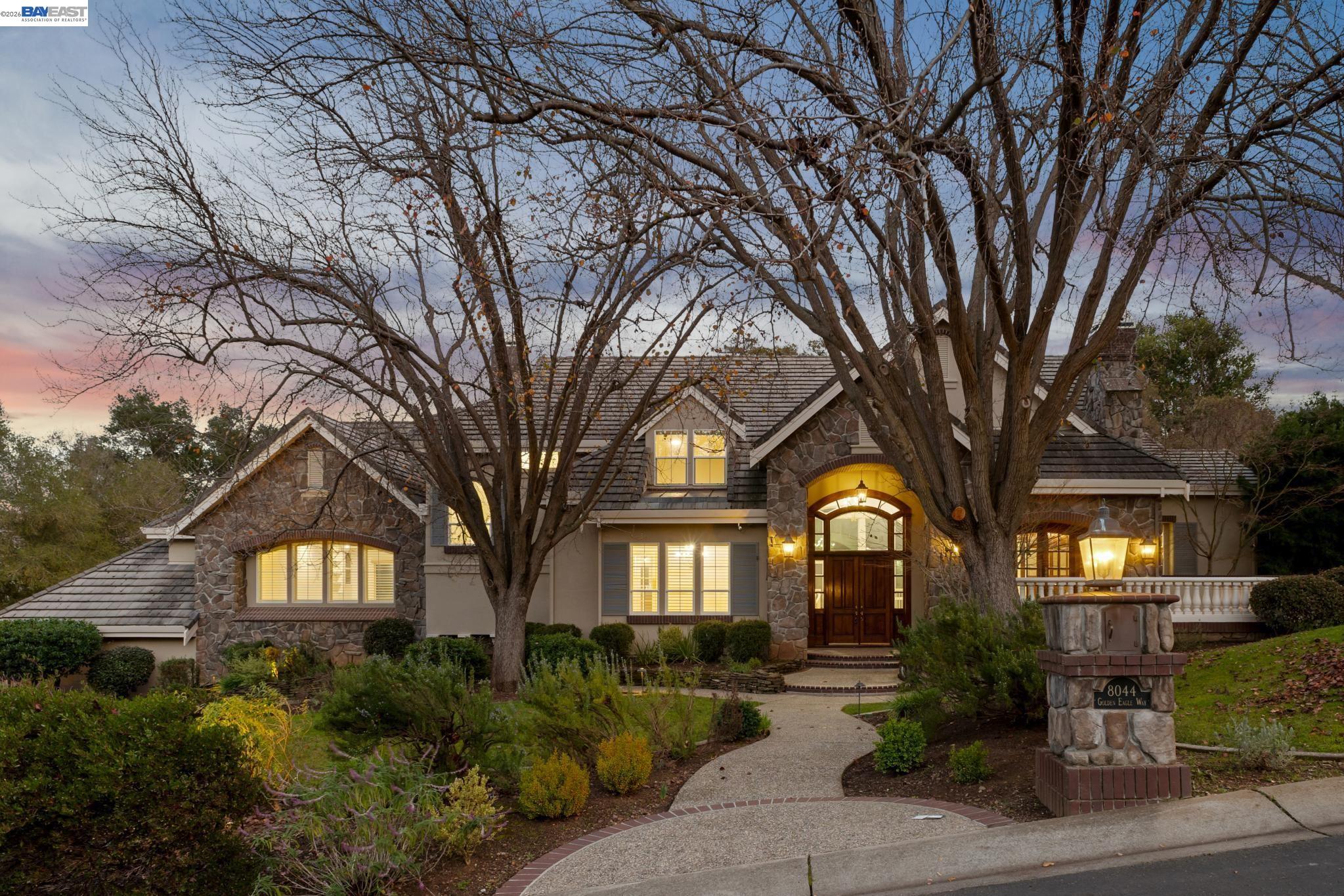 8044 Golden Eagle Way
