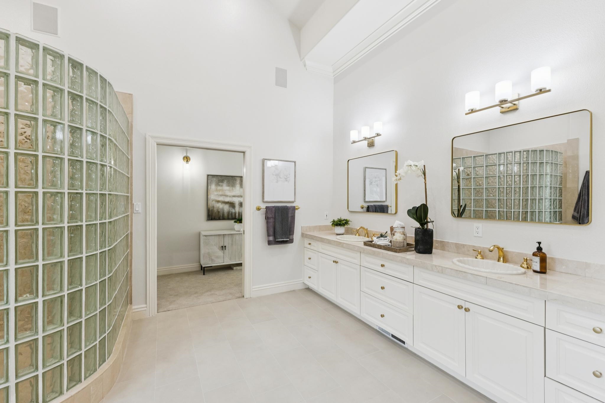 8044 Golden Eagle Way