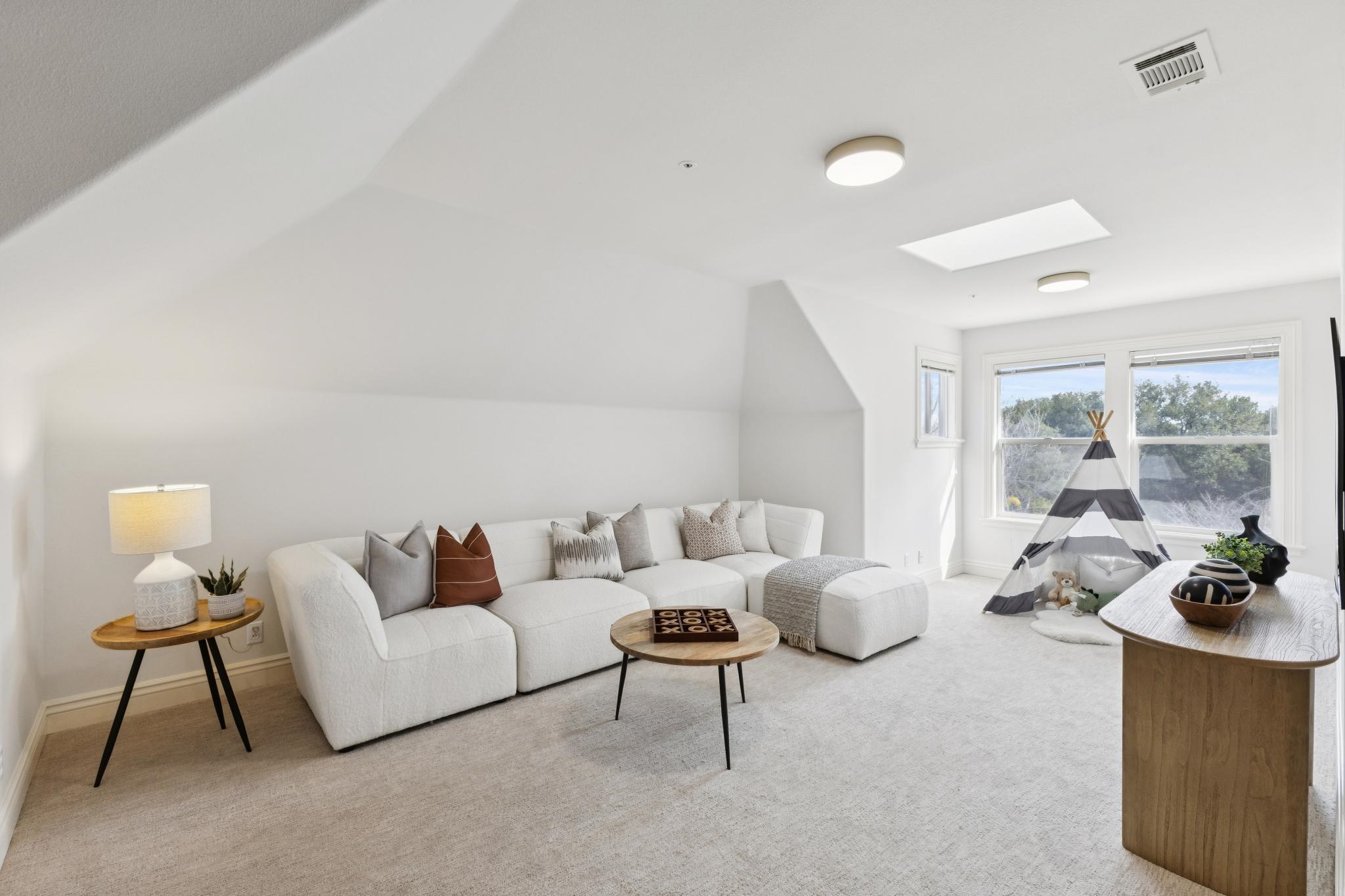 8044 Golden Eagle Way