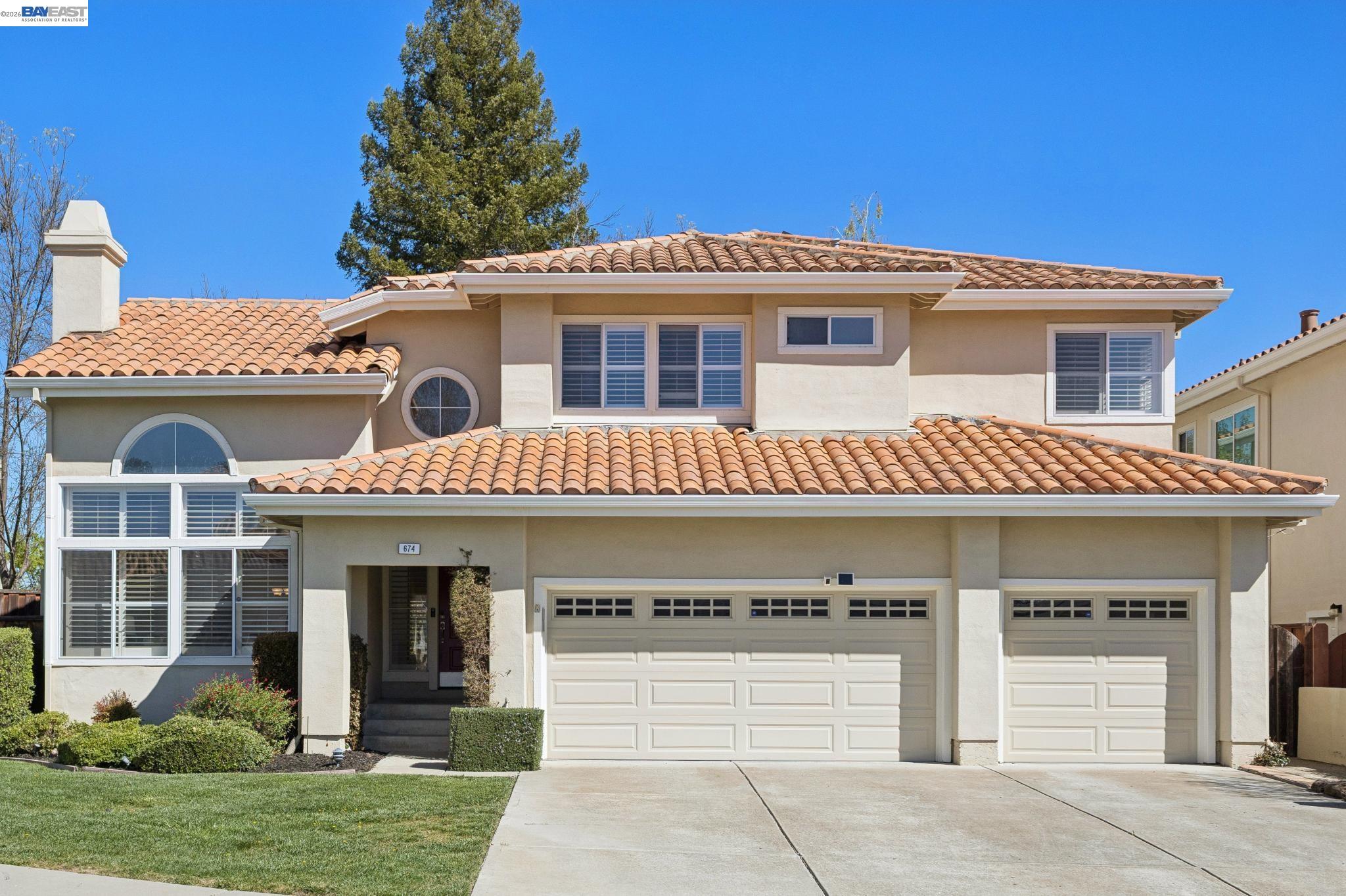 674 Crystal Ct