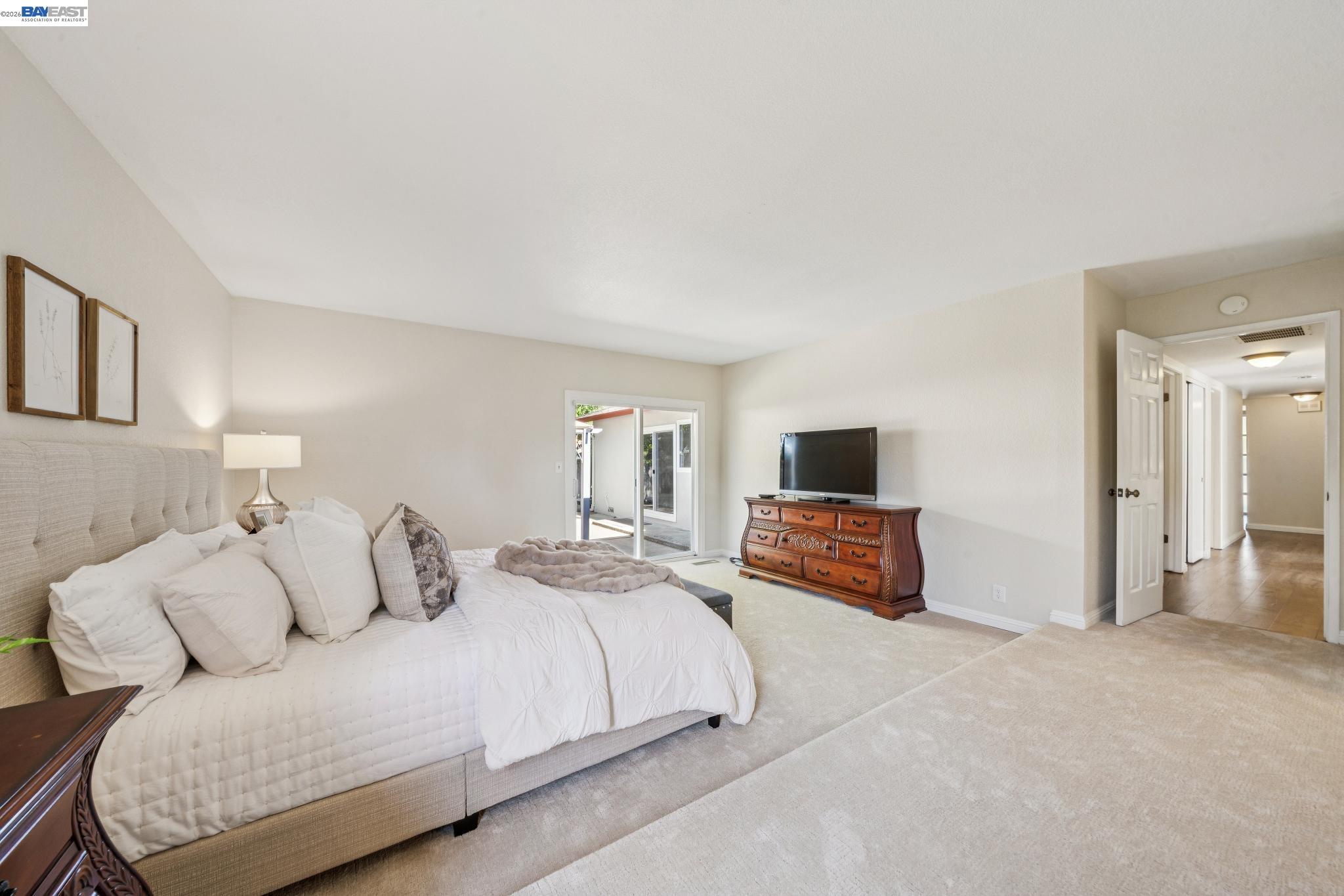 7403 Hillsdale Dr