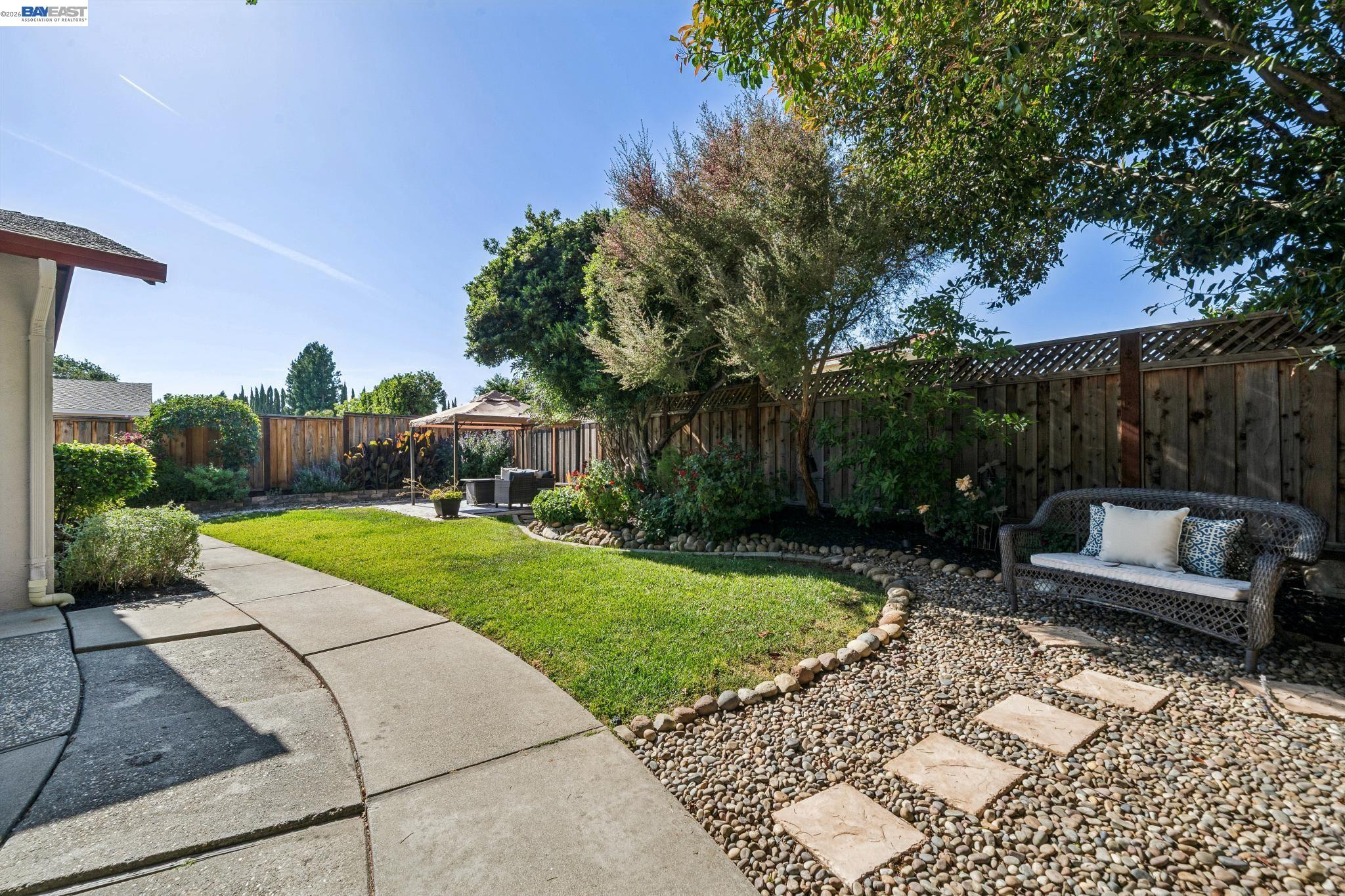 7403 Hillsdale Dr