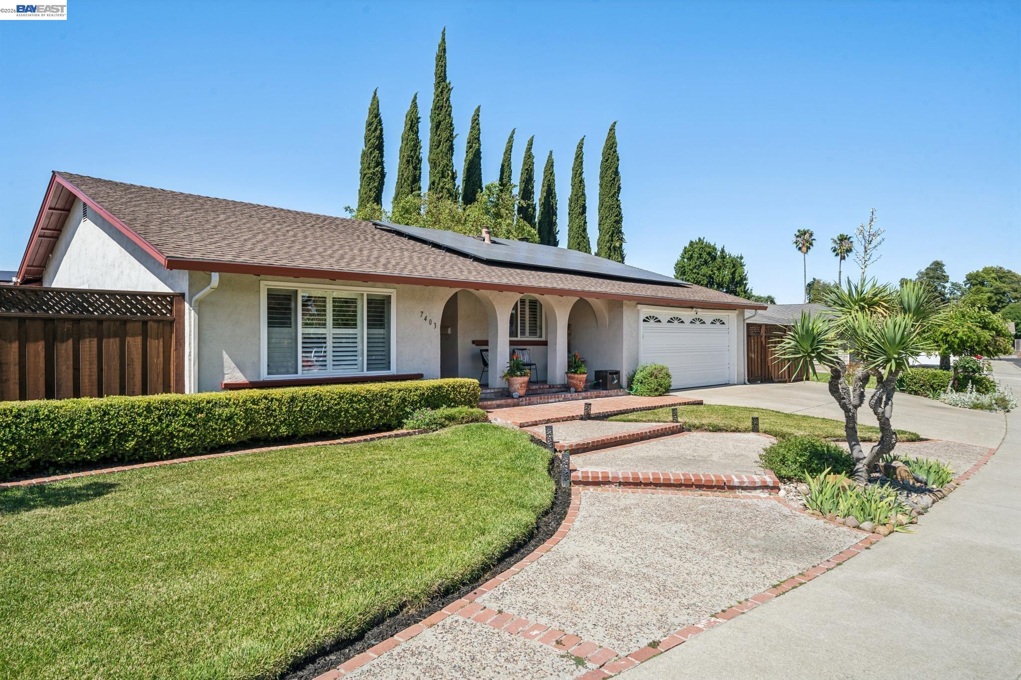 7403 Hillsdale Dr