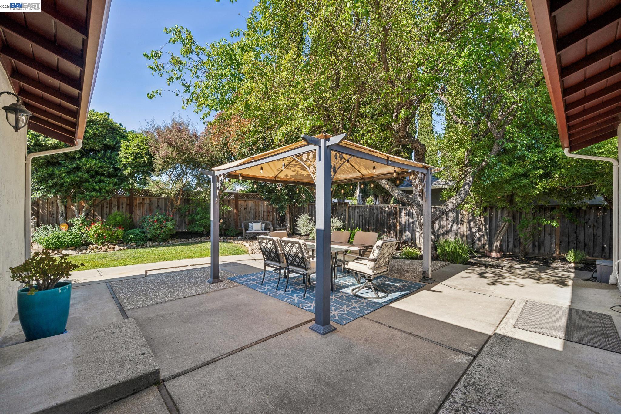 7403 Hillsdale Dr