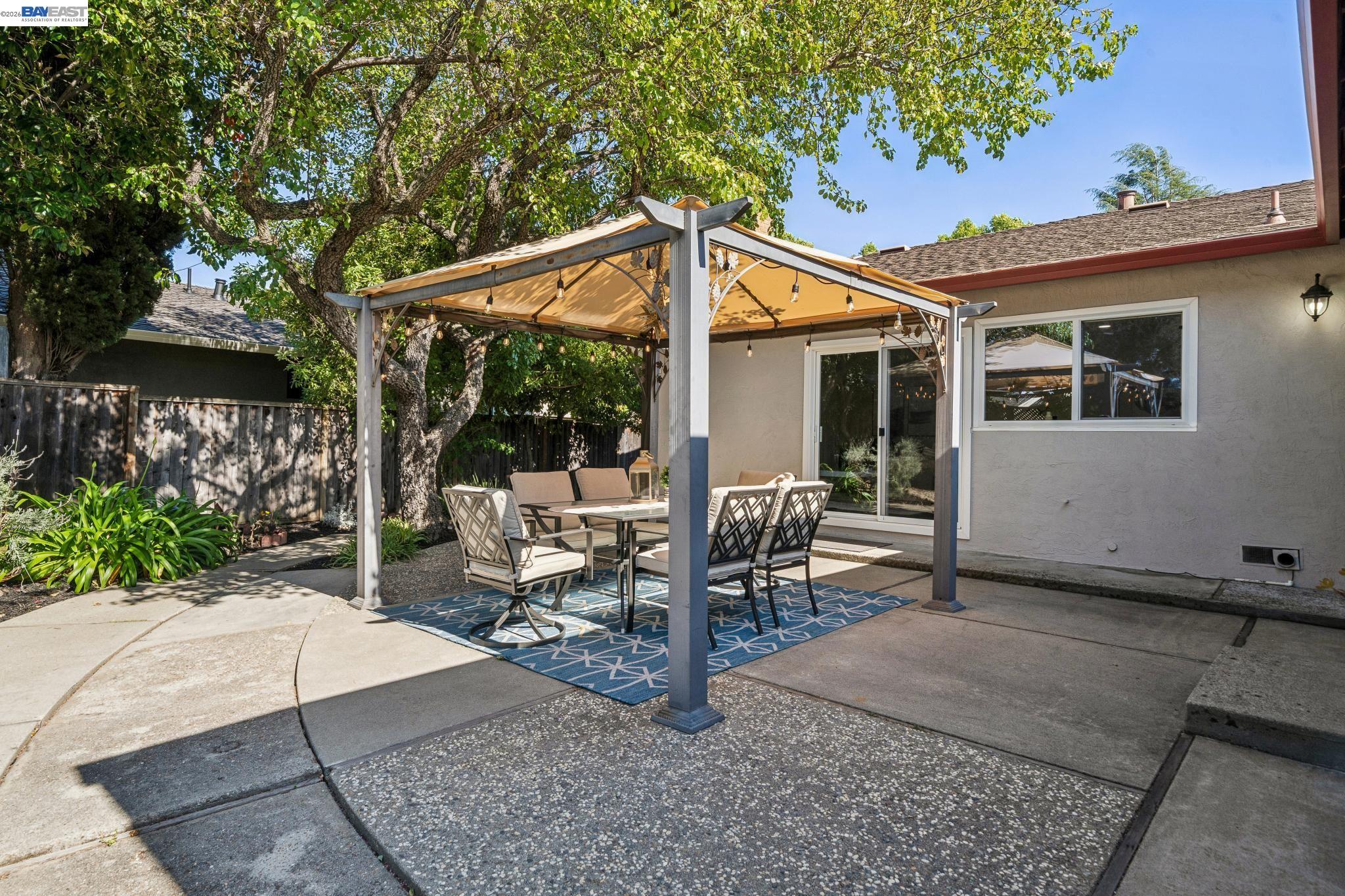 7403 Hillsdale Dr