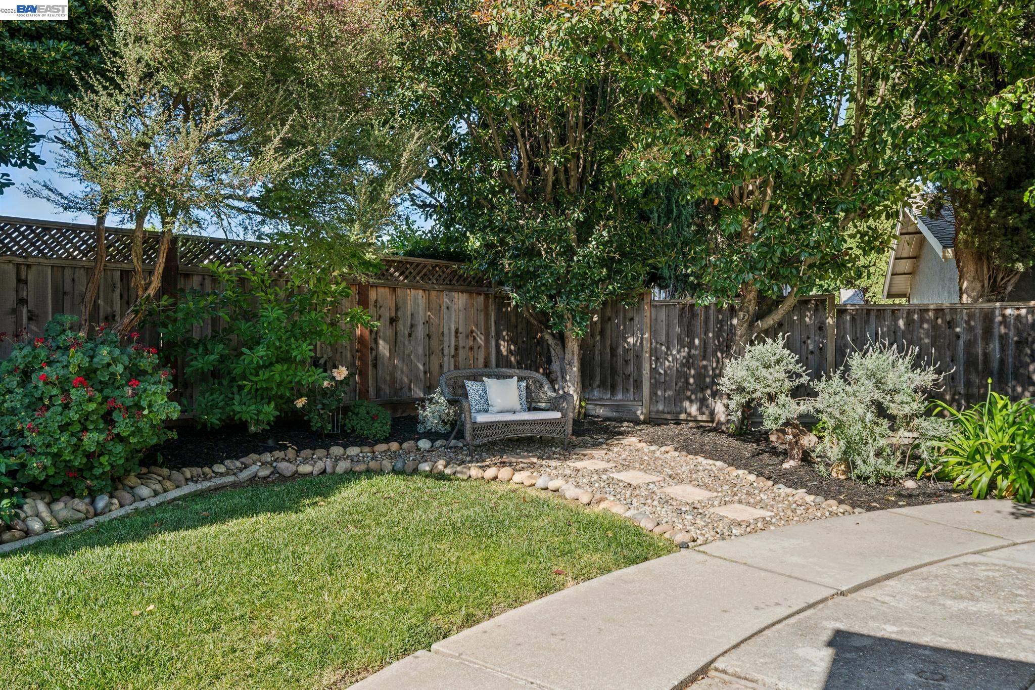 7403 Hillsdale Dr