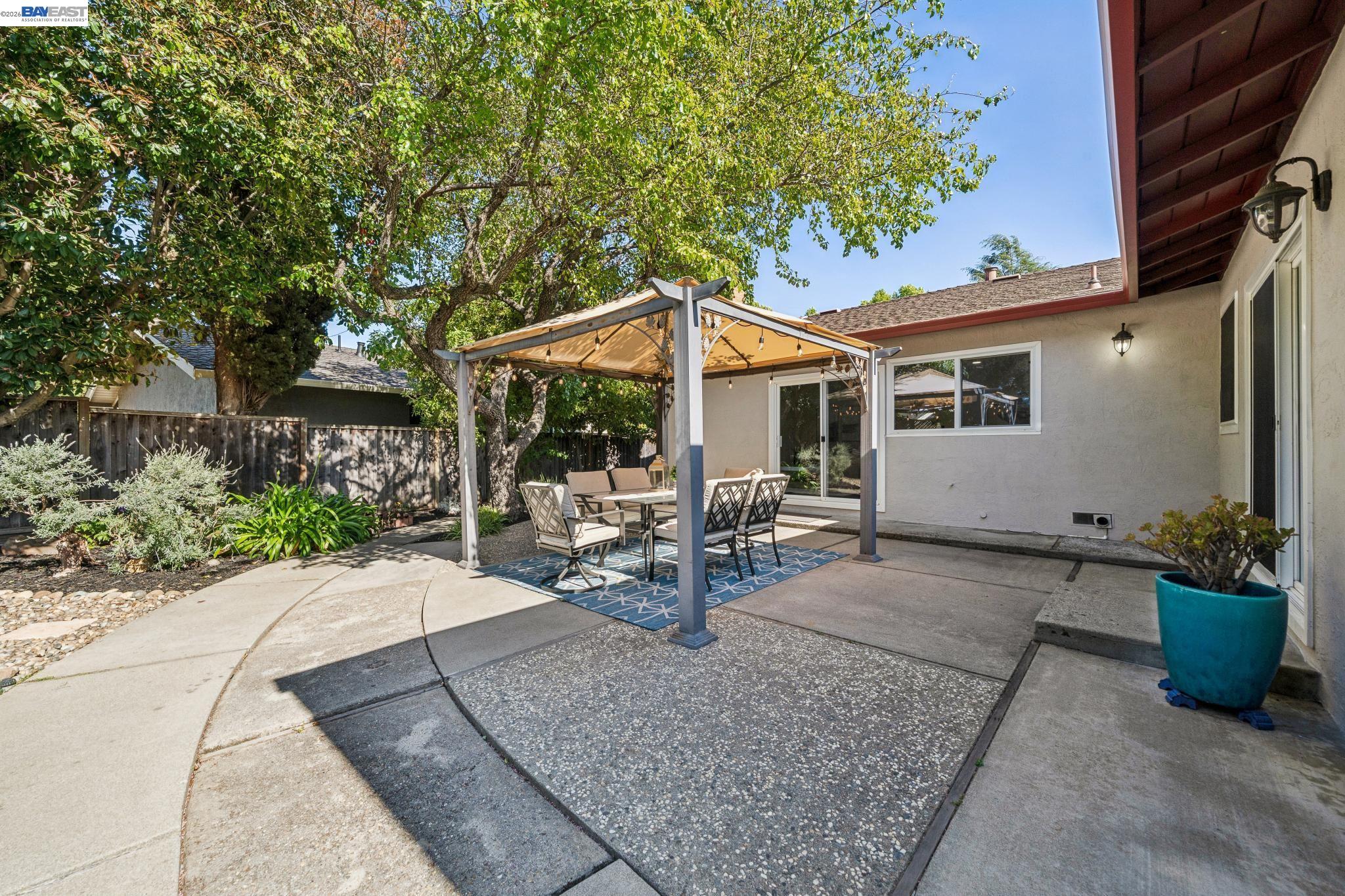 7403 Hillsdale Dr