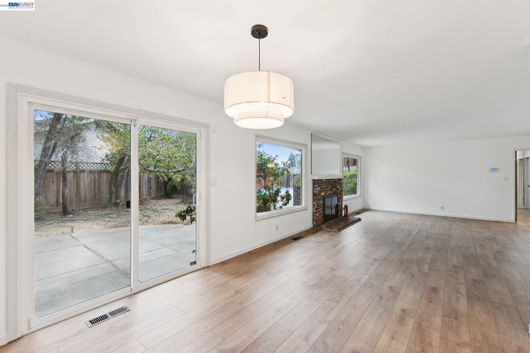 1804 Sereno Dr