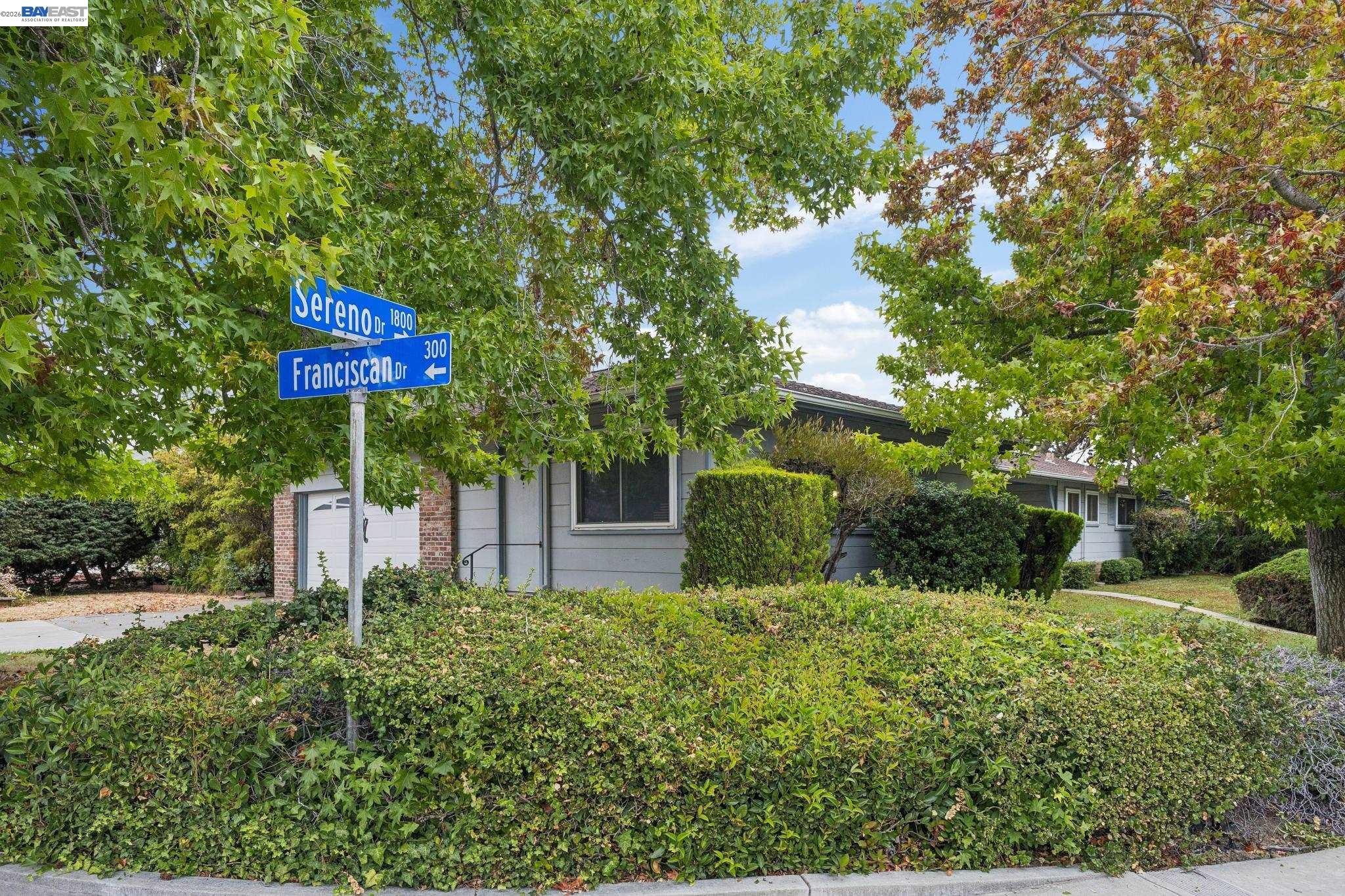 1804 Sereno Dr