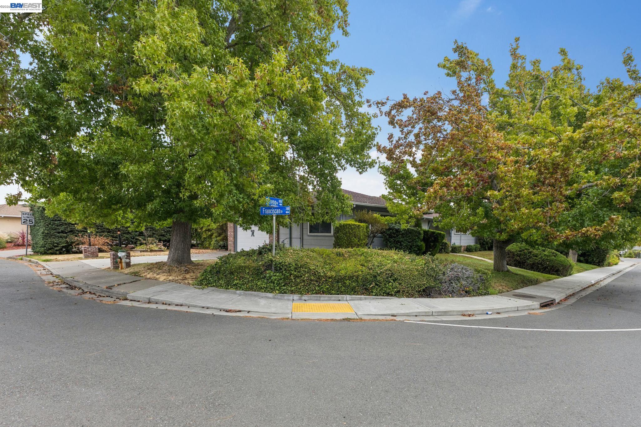 1804 Sereno Dr