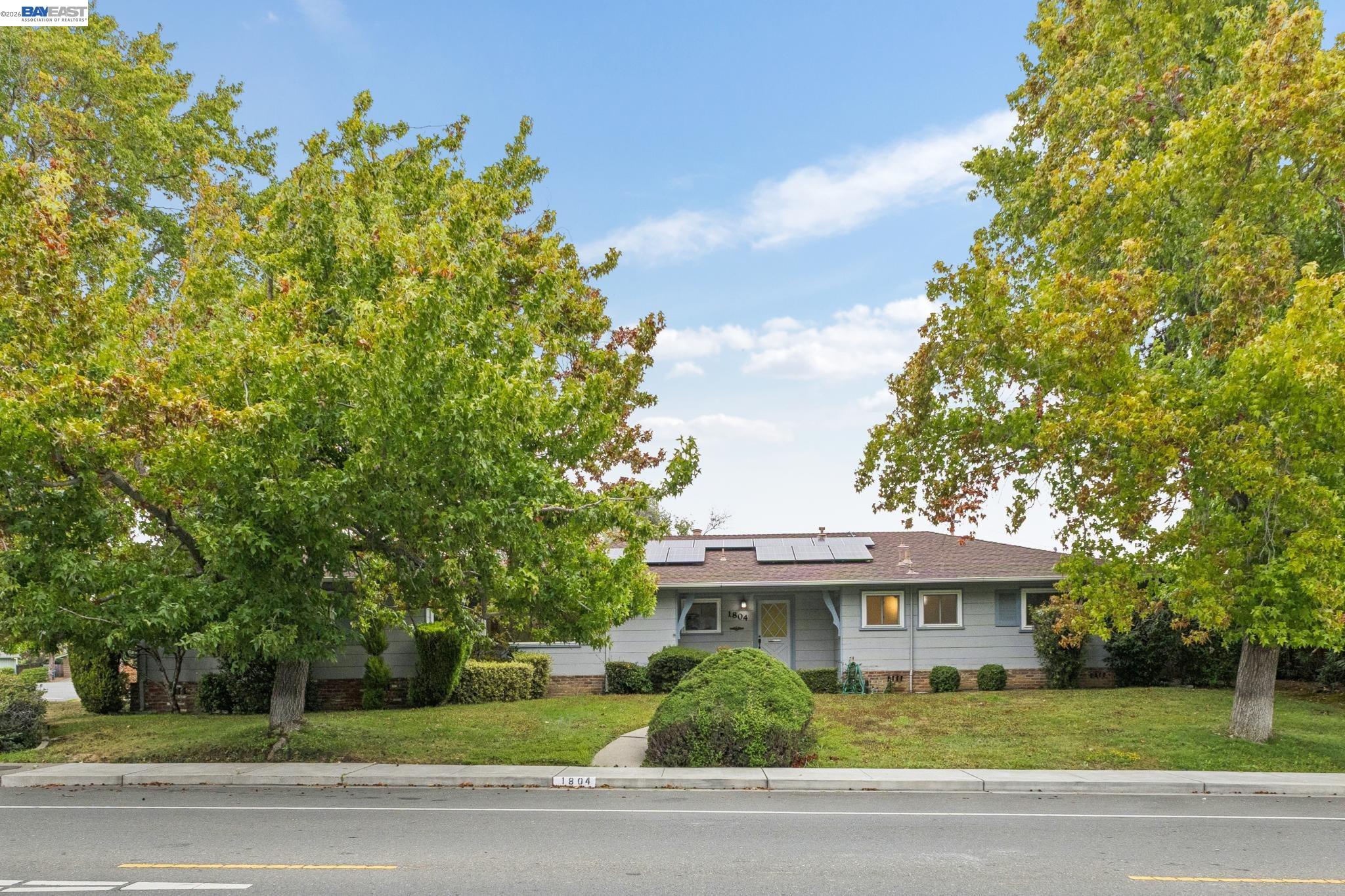 1804 Sereno Dr