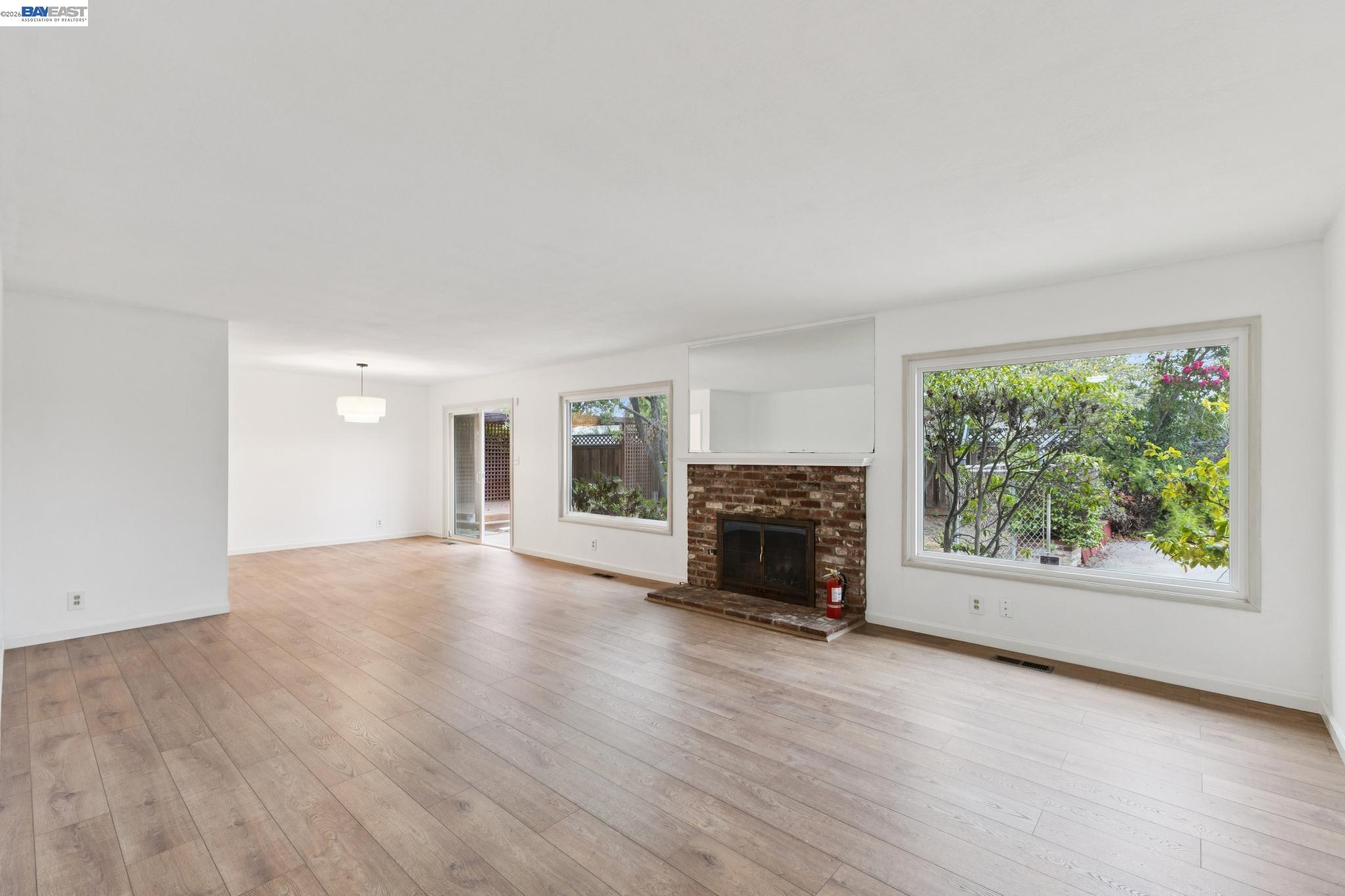 1804 Sereno Dr