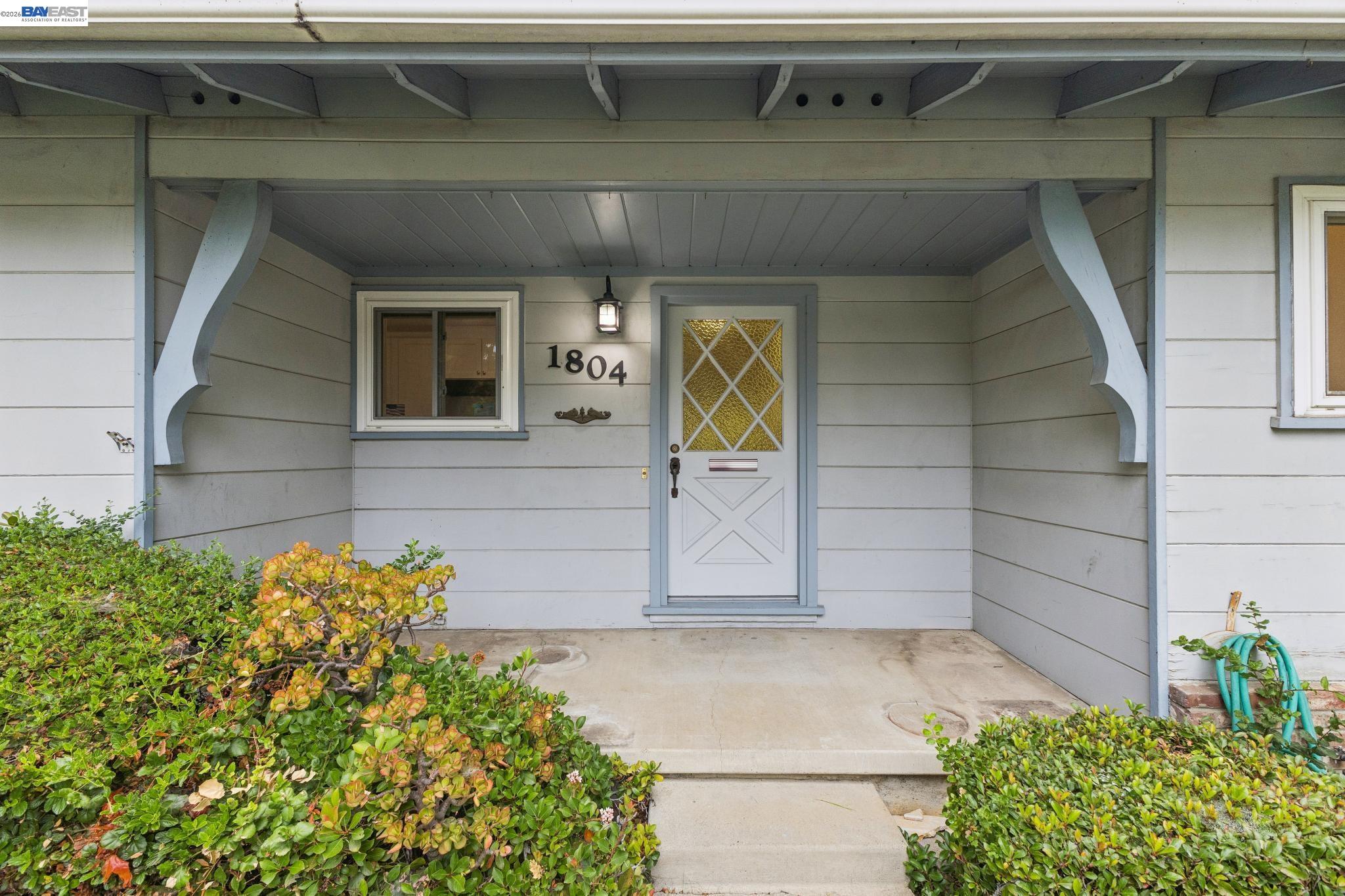 1804 Sereno Dr