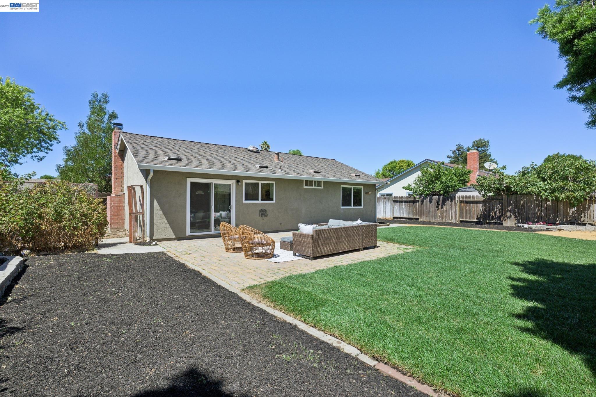 1665 Honeysuckle Rd
