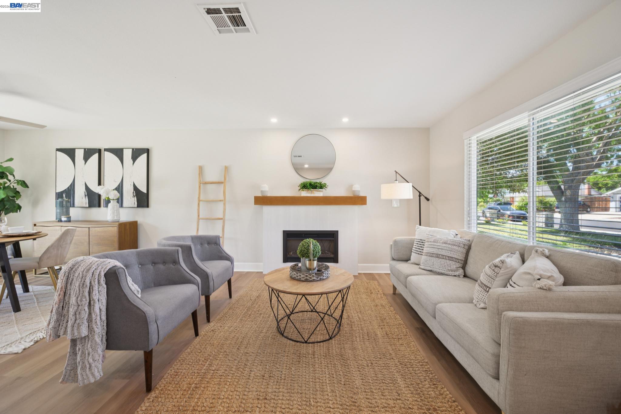 1665 Honeysuckle Rd