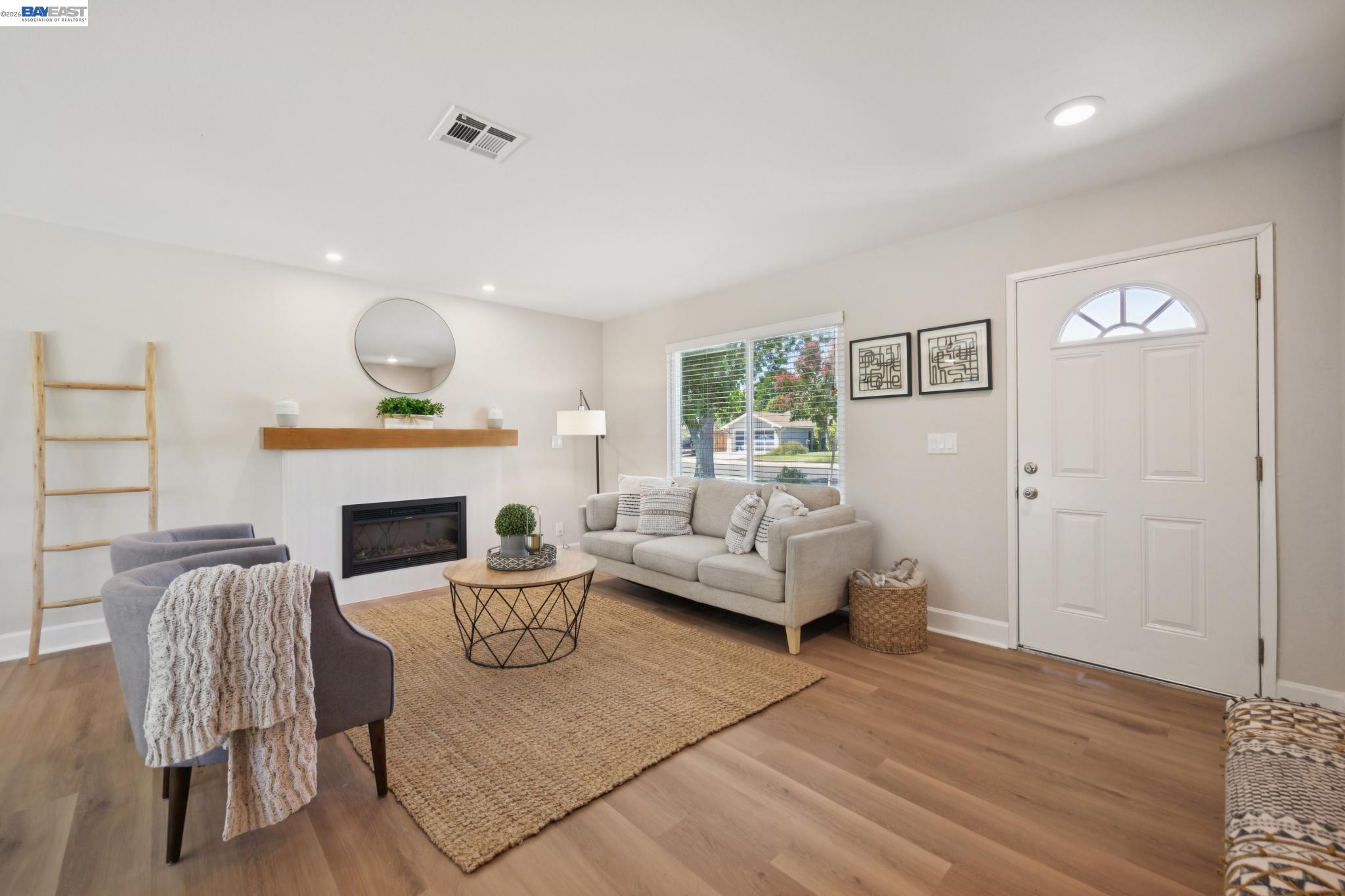 1665 Honeysuckle Rd