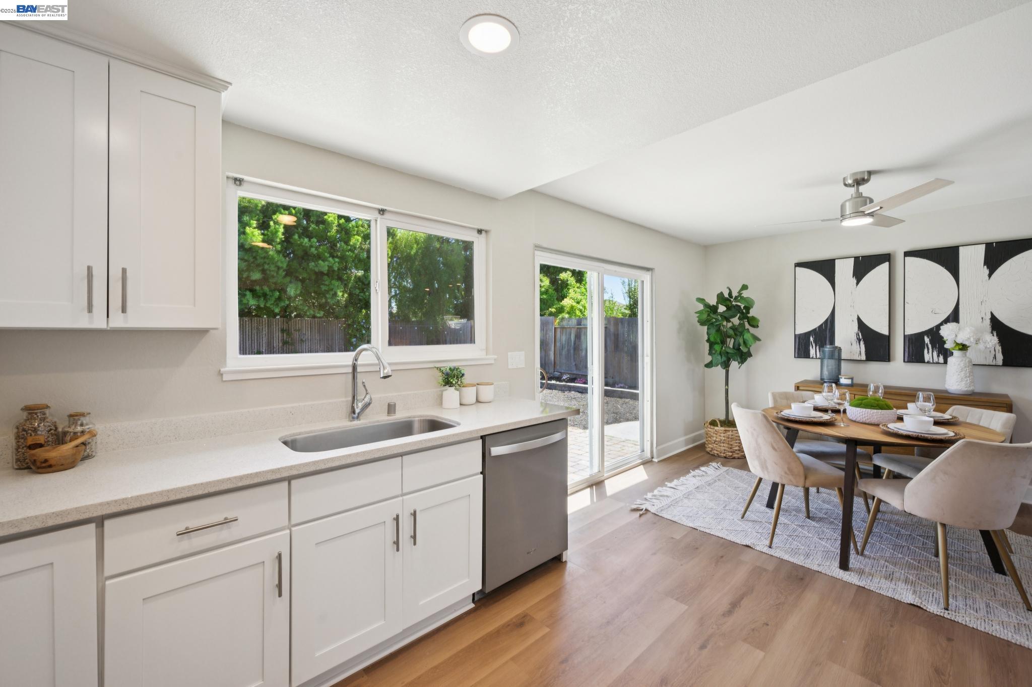 1665 Honeysuckle Rd