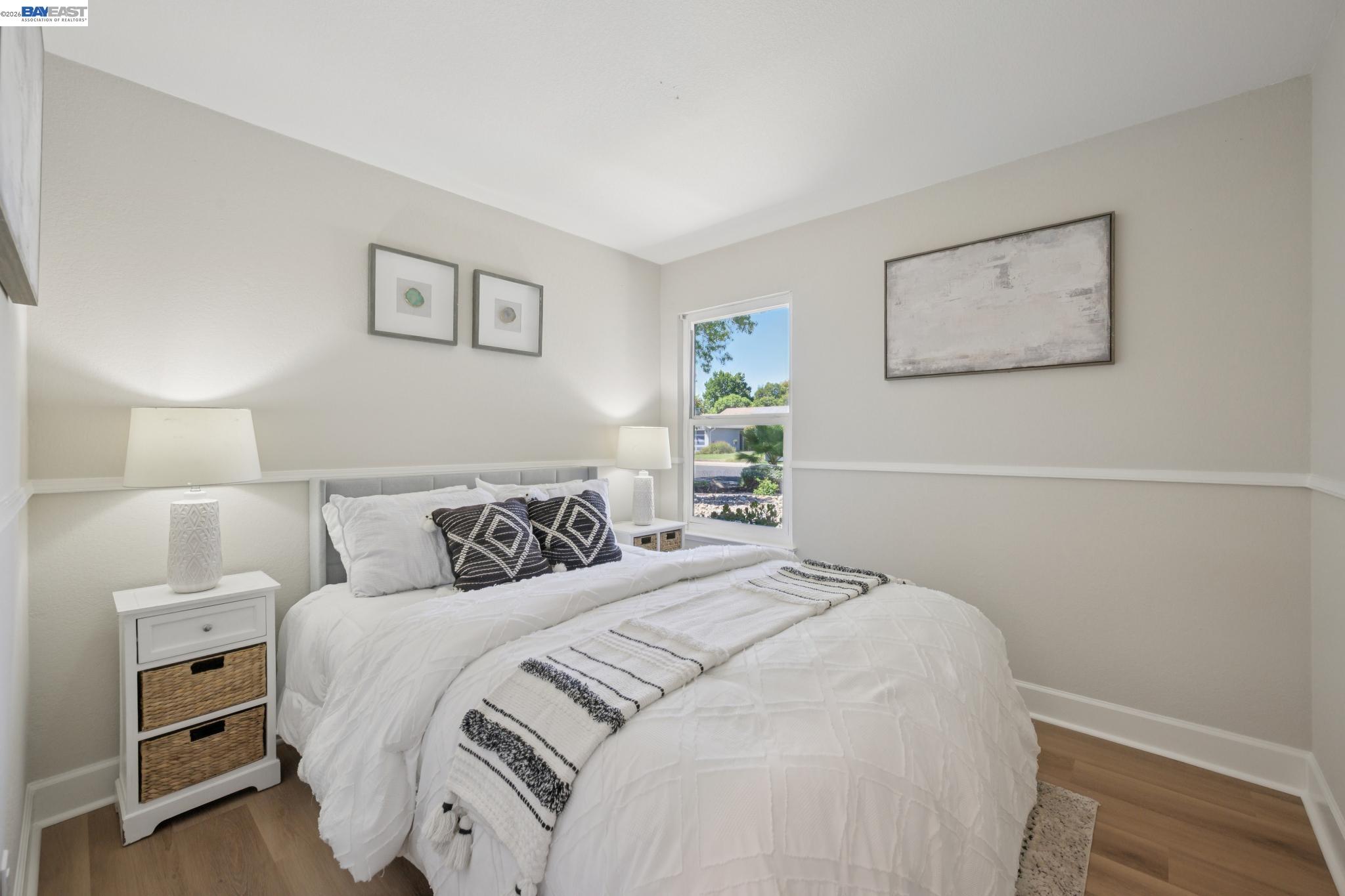 1665 Honeysuckle Rd