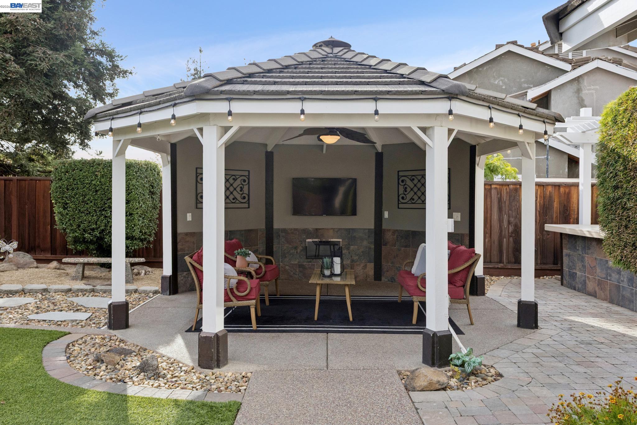 257 Summertree Dr