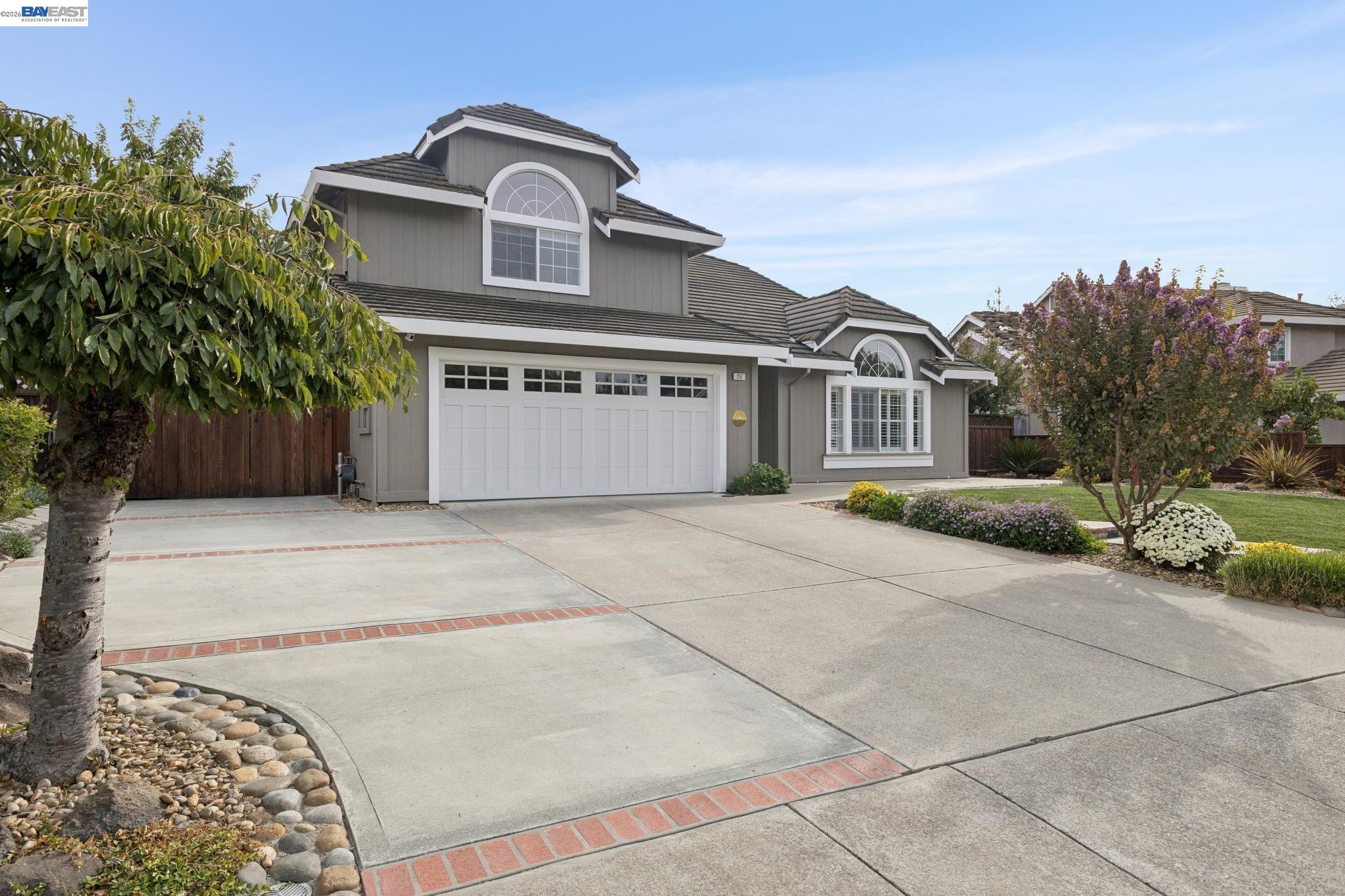 257 Summertree Dr