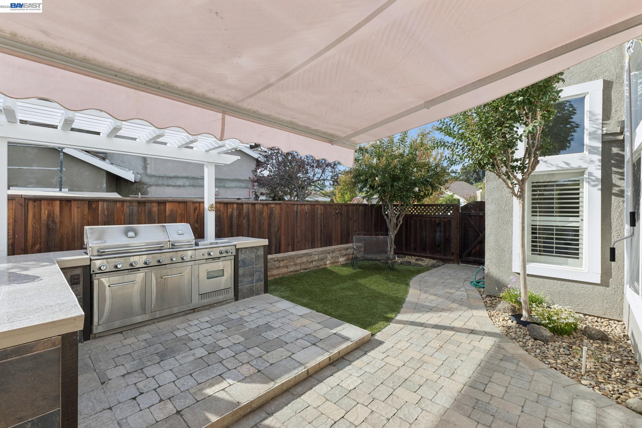 257 Summertree Dr