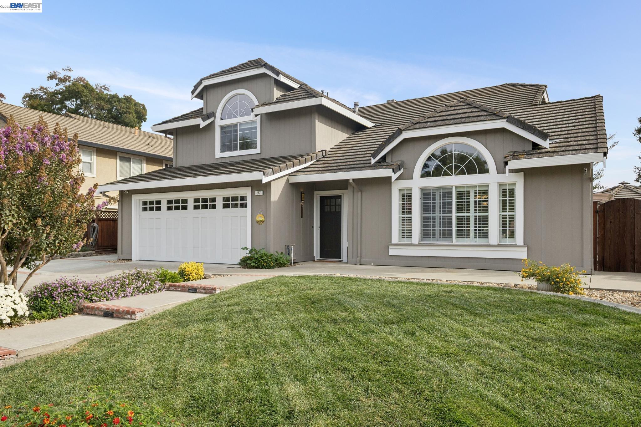257 Summertree Dr